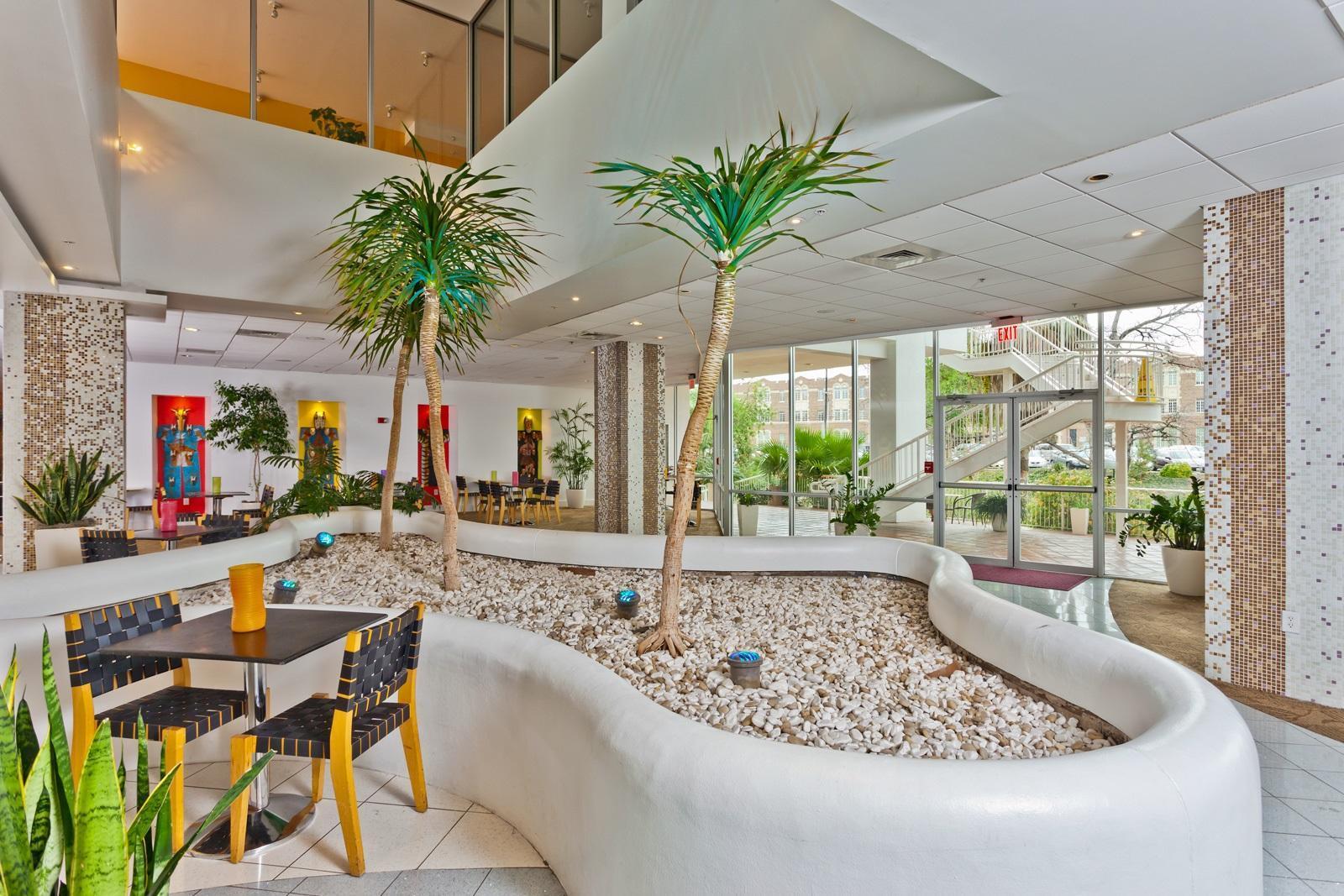 Hotel El Tropicano Riverwalk 3*