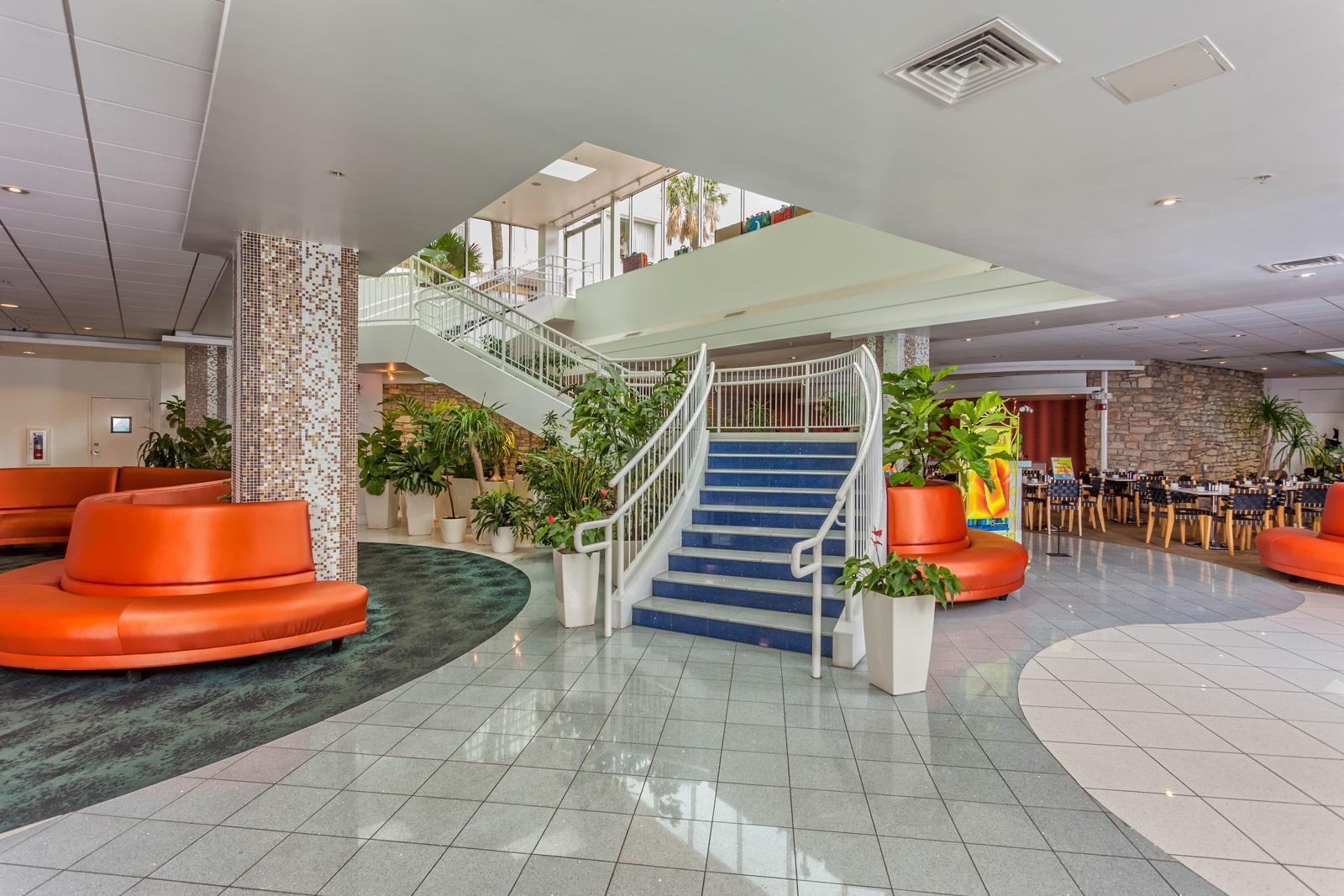 El Tropicano Riverwalk Hotel