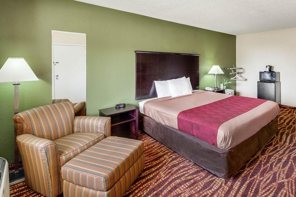 Hotel Econo & Downtown Northeast Near Fort Sam Houston San Antonio