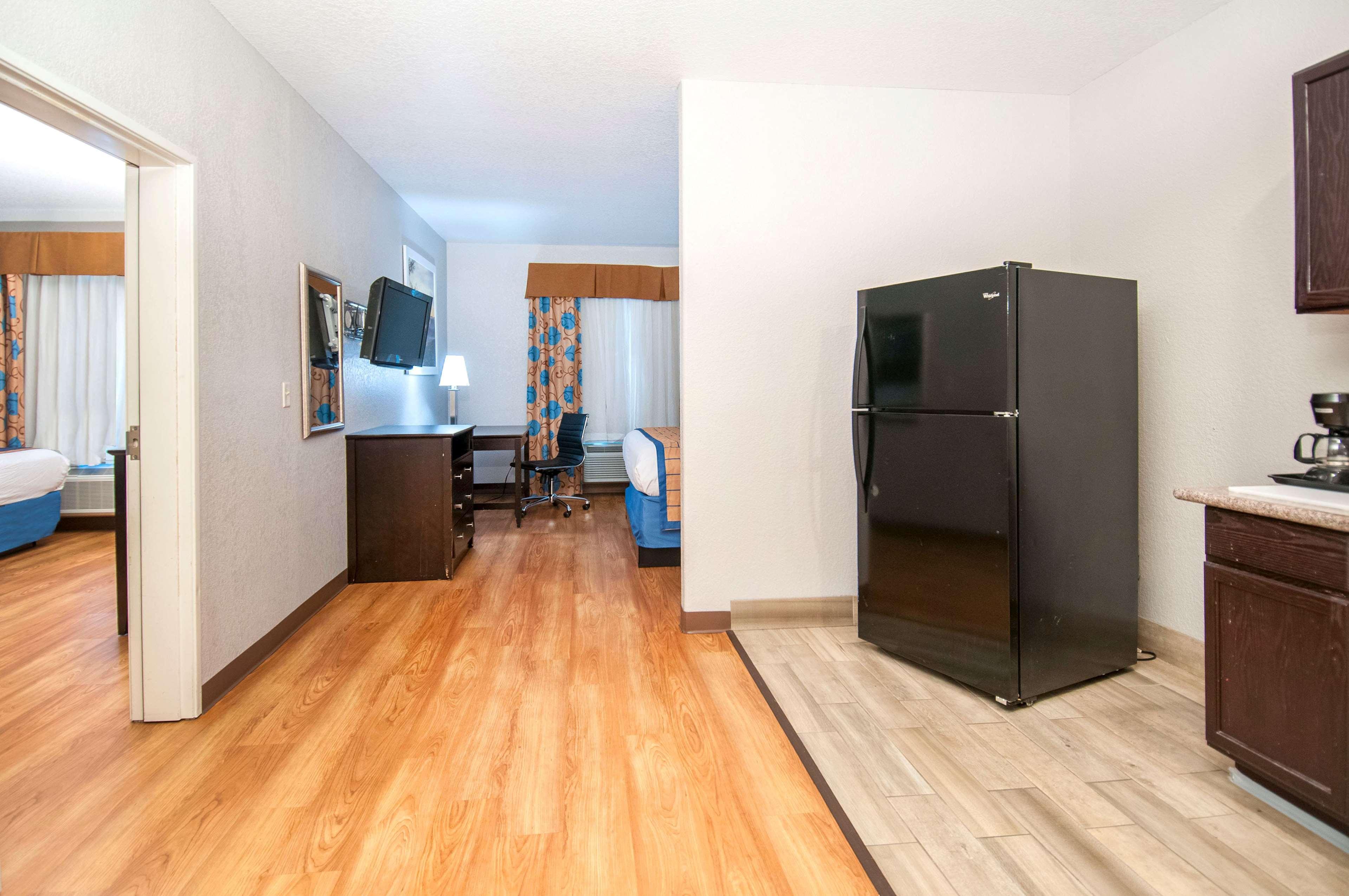 6 - East Hotel