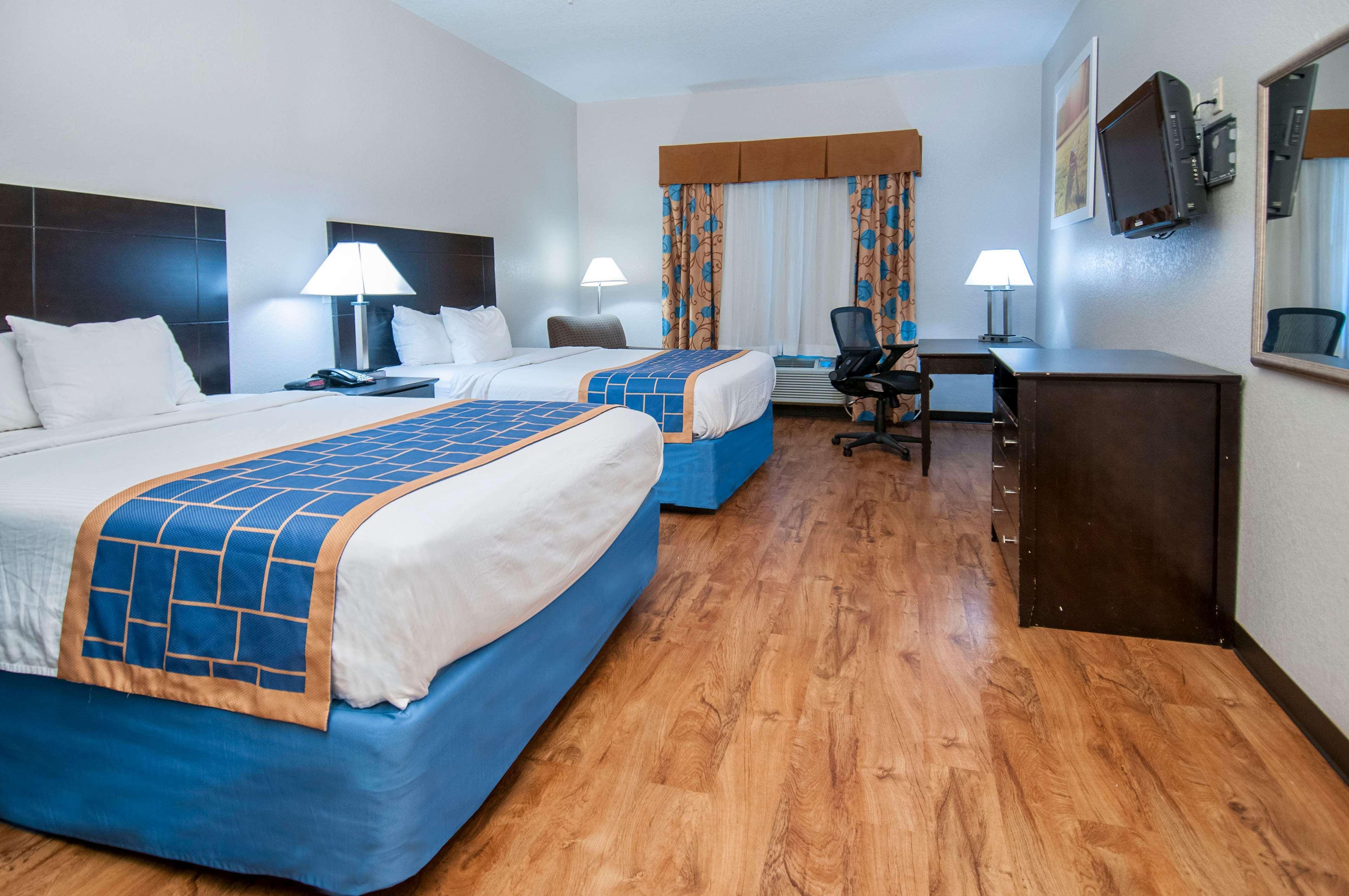 6 - East Hotel