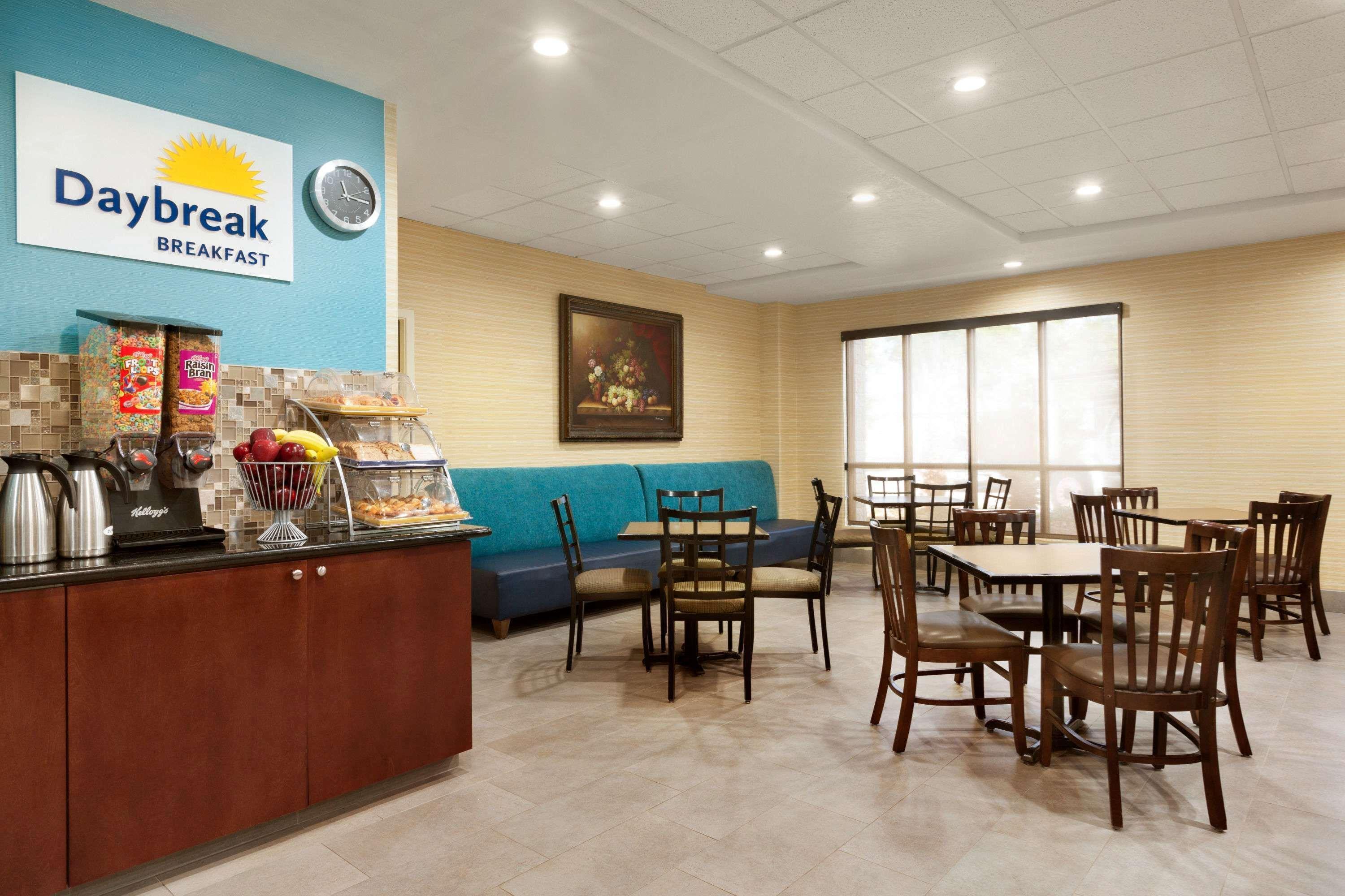 Hotel 6 - East 2*