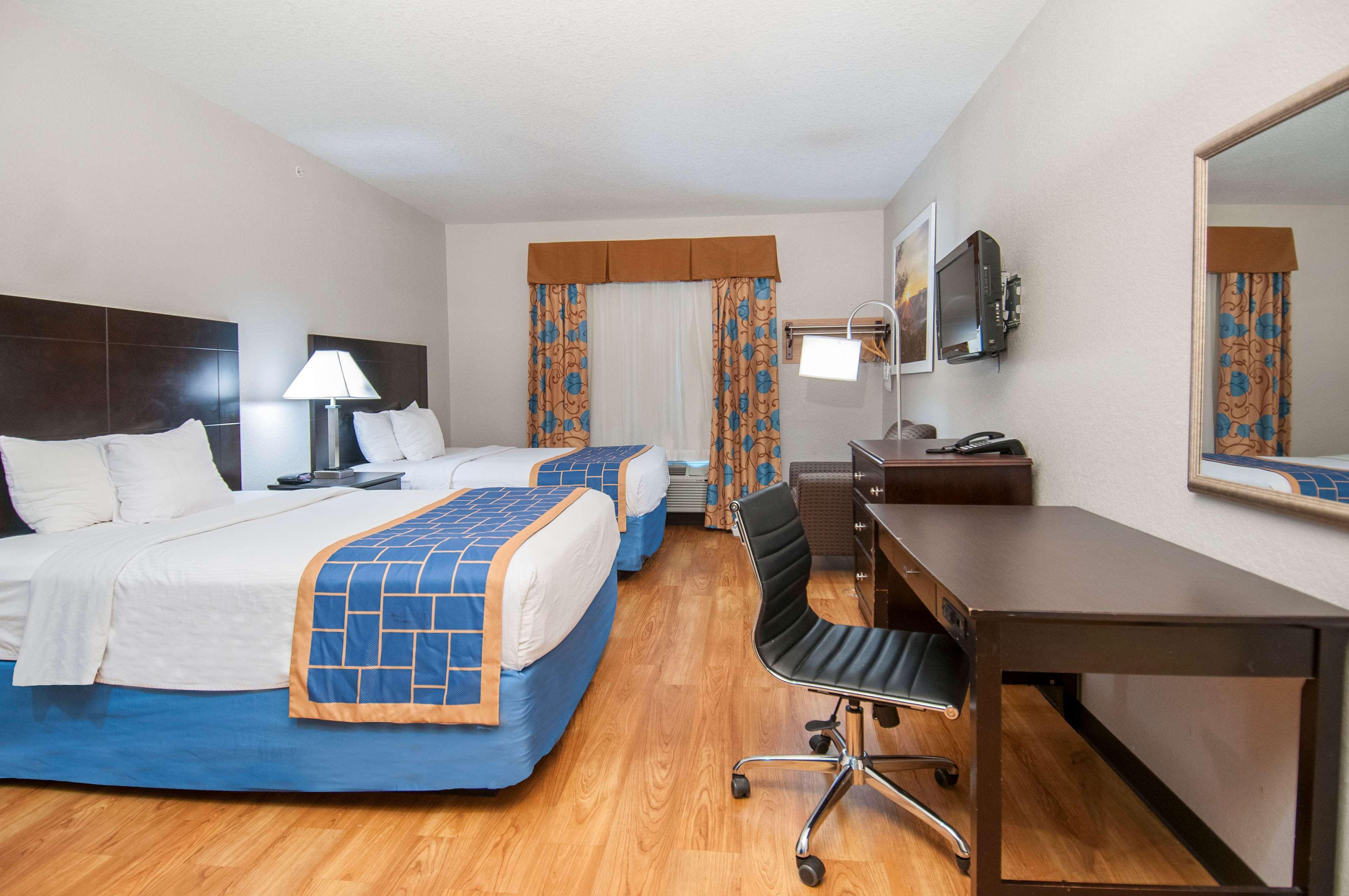 Hotel 6 - East San Antonio