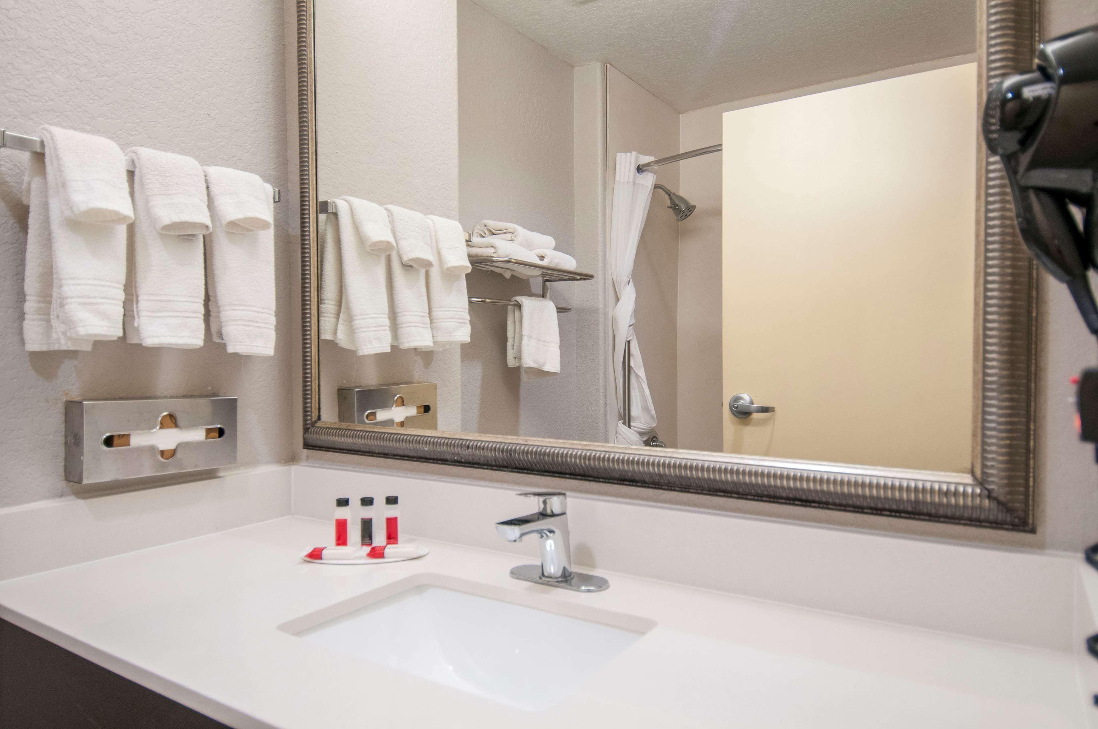 6 - East Hotel 2*