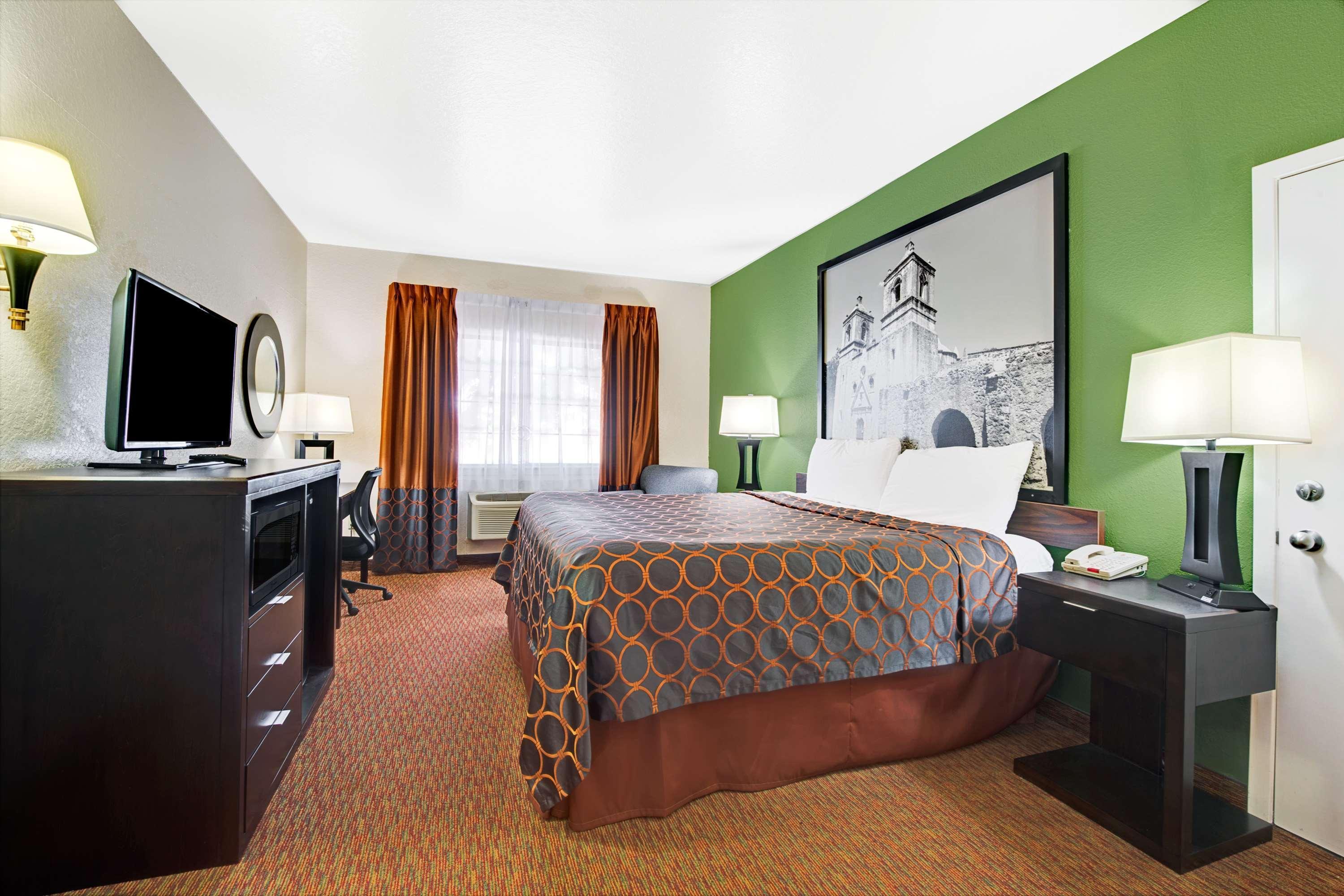 Surestay Plus By Best Western Airport 3* San Antonio
