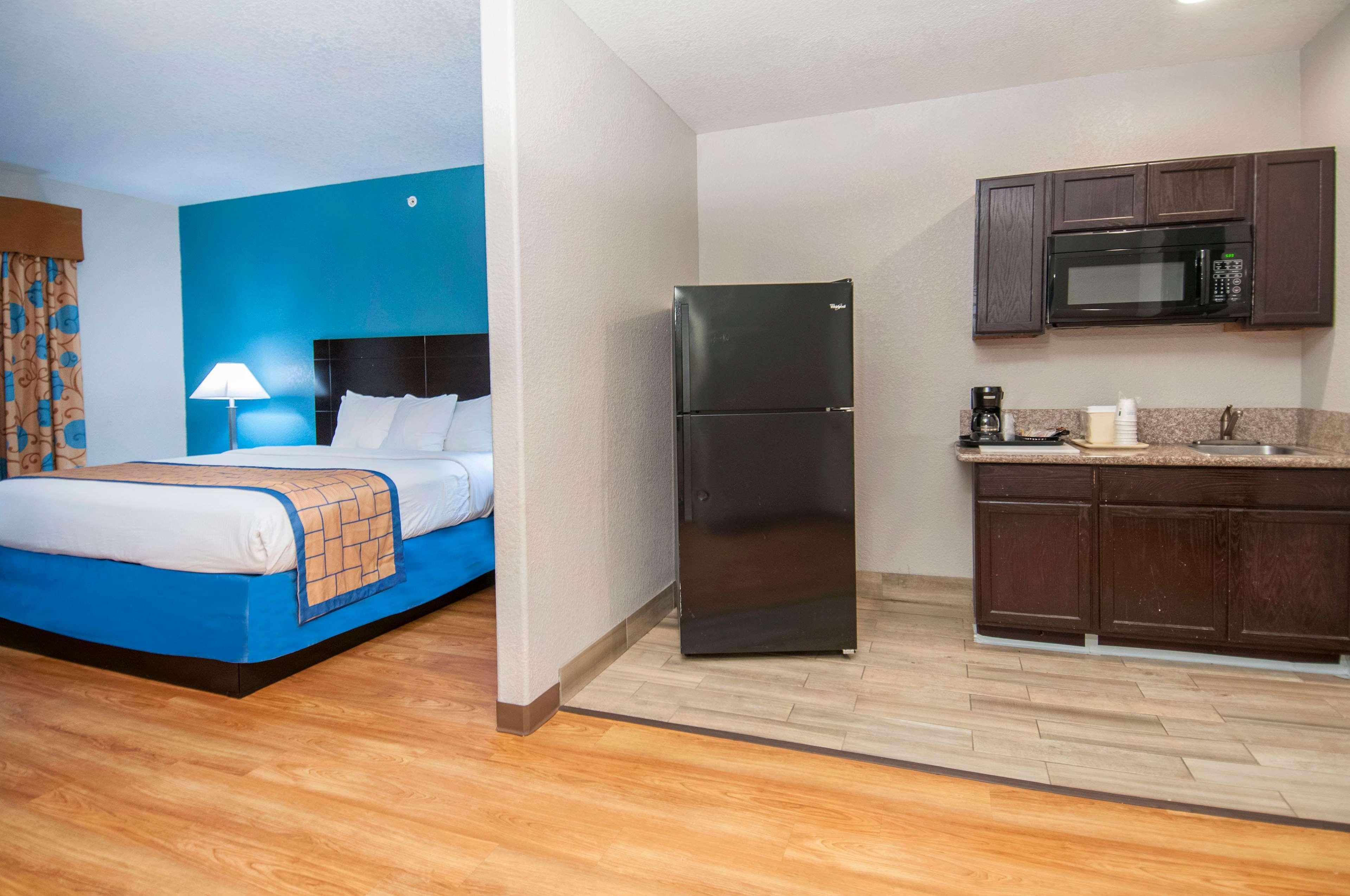 Hotel 6 - East San Antonio