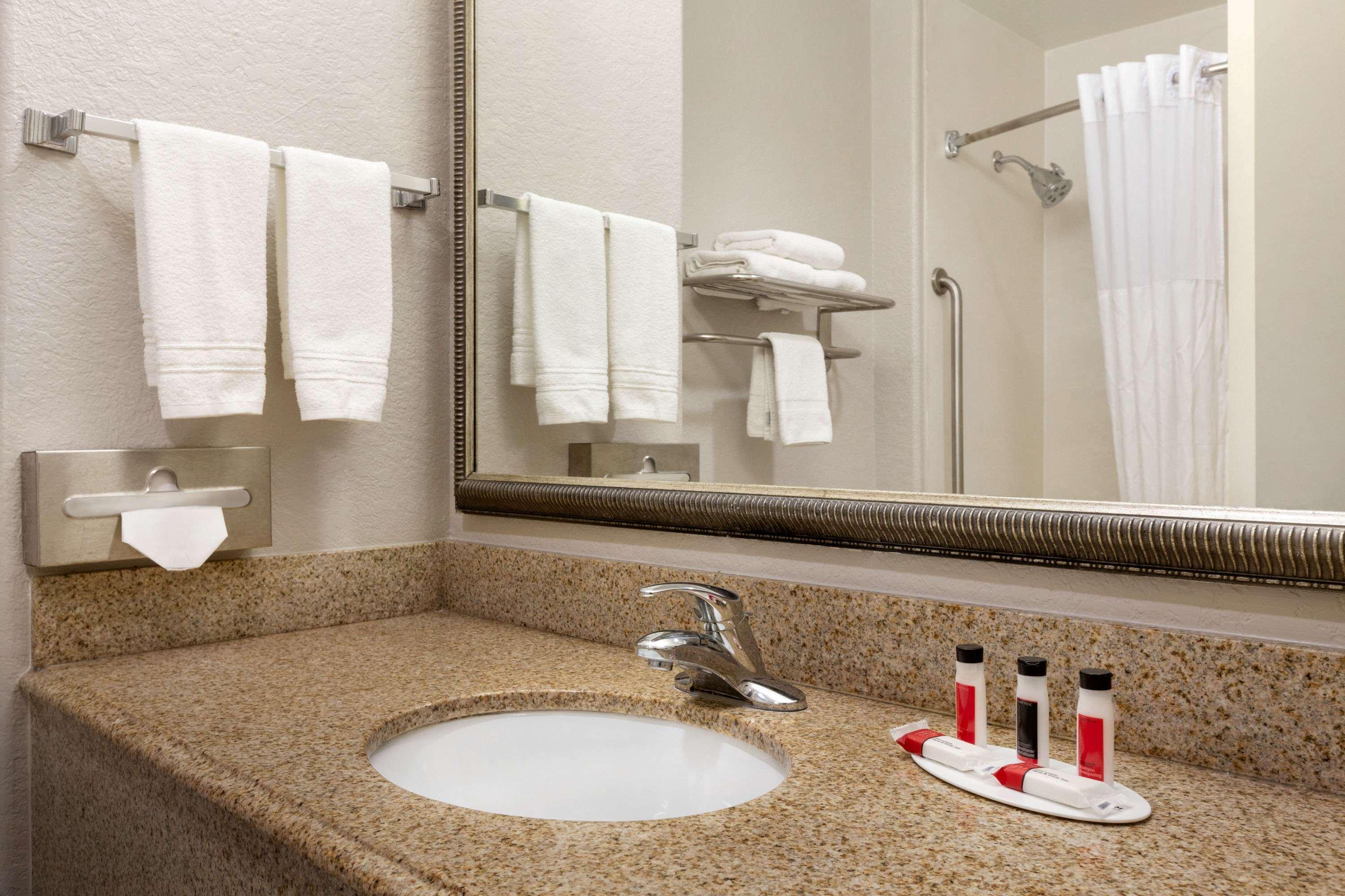 6 - East 2* San Antonio