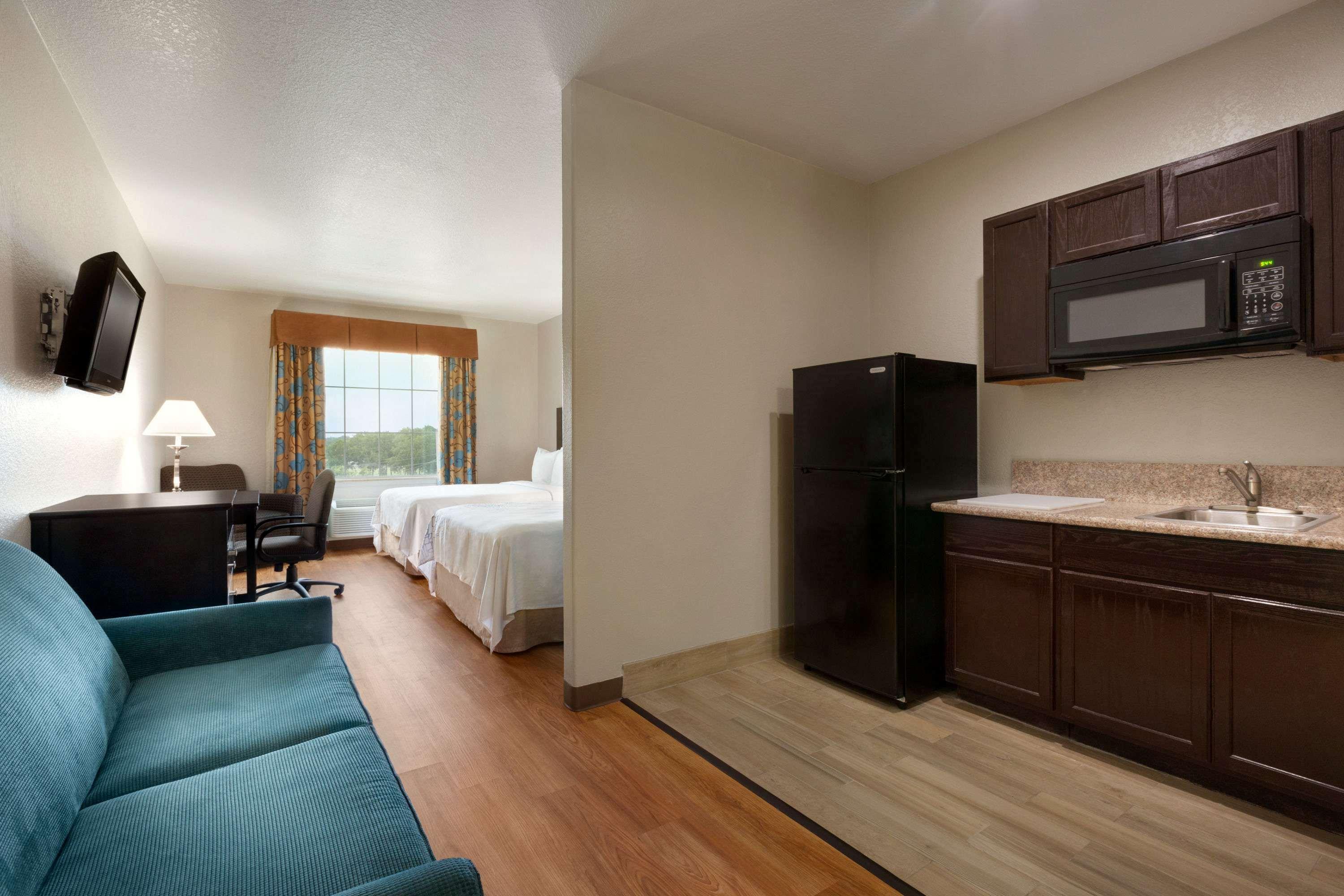 6 - East 2* San Antonio