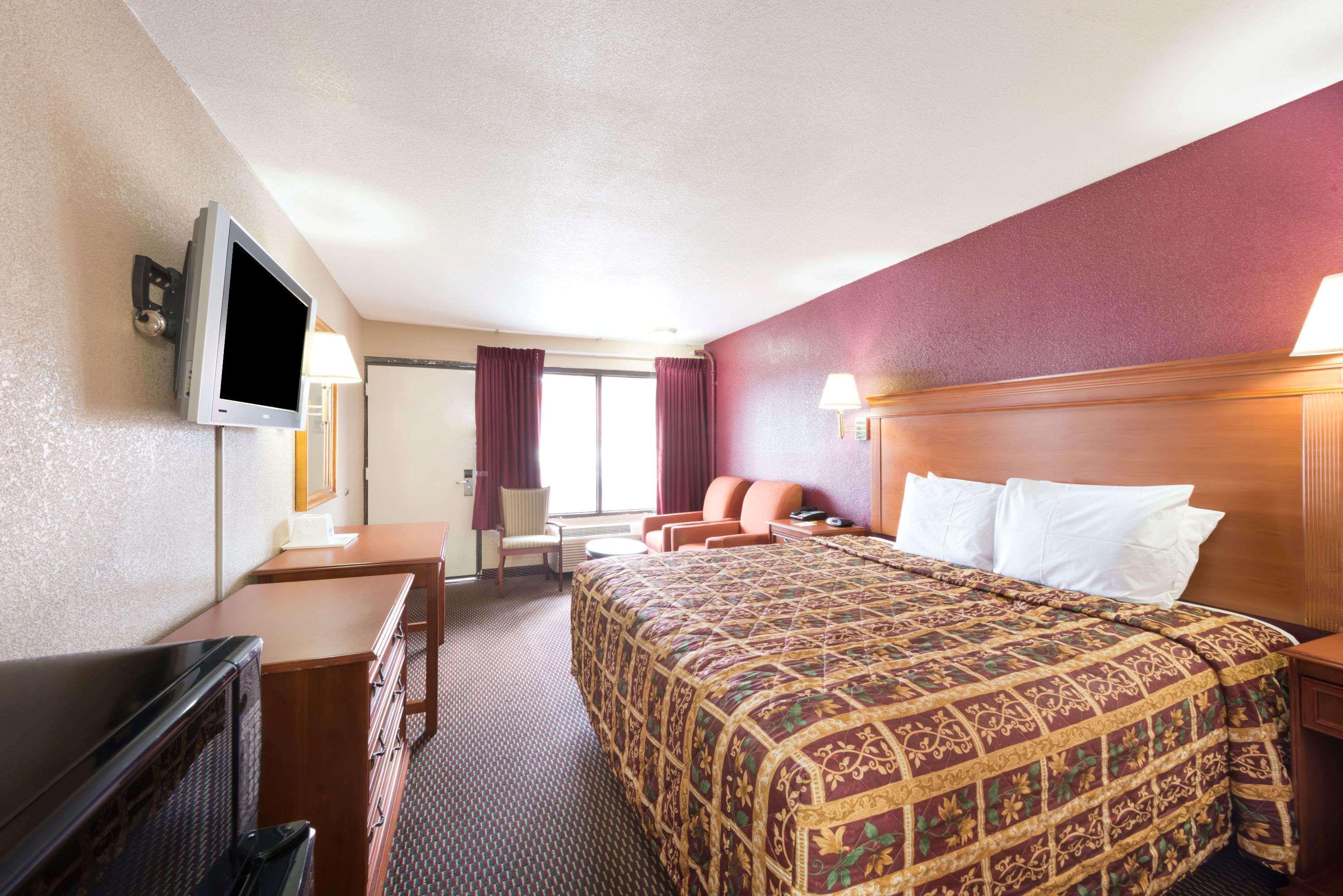 Days By Wyndham Splashtown/att Center 2* San Antonio