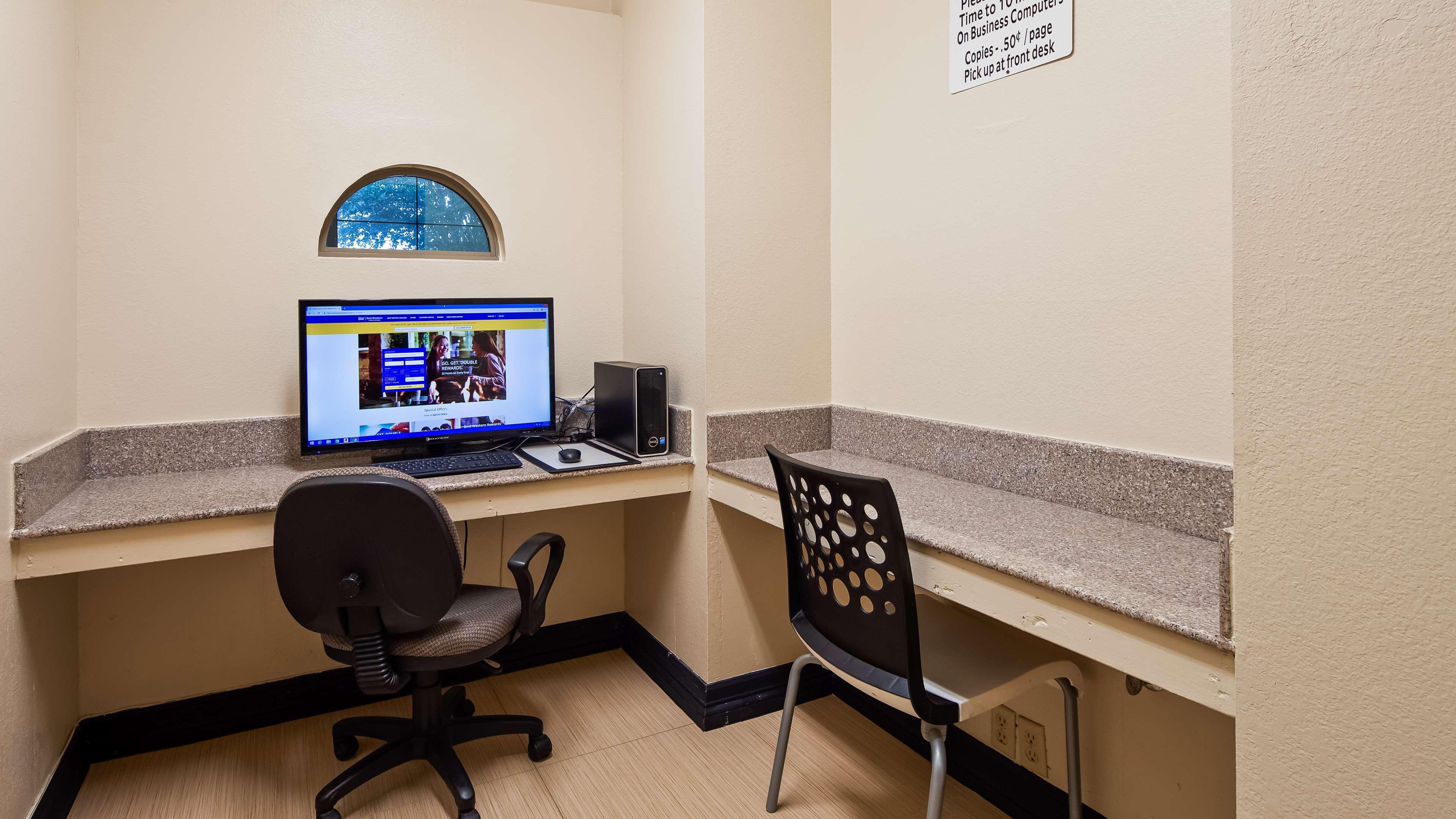 Surestay Plus By Best Western Airport 3*