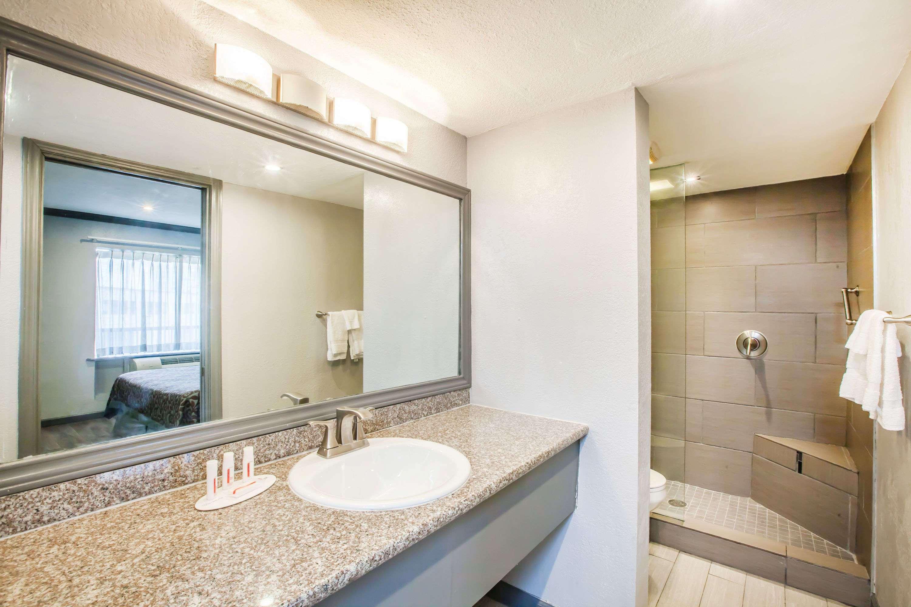 Days By Wyndham Alamo/riverwalk 2* San Antonio