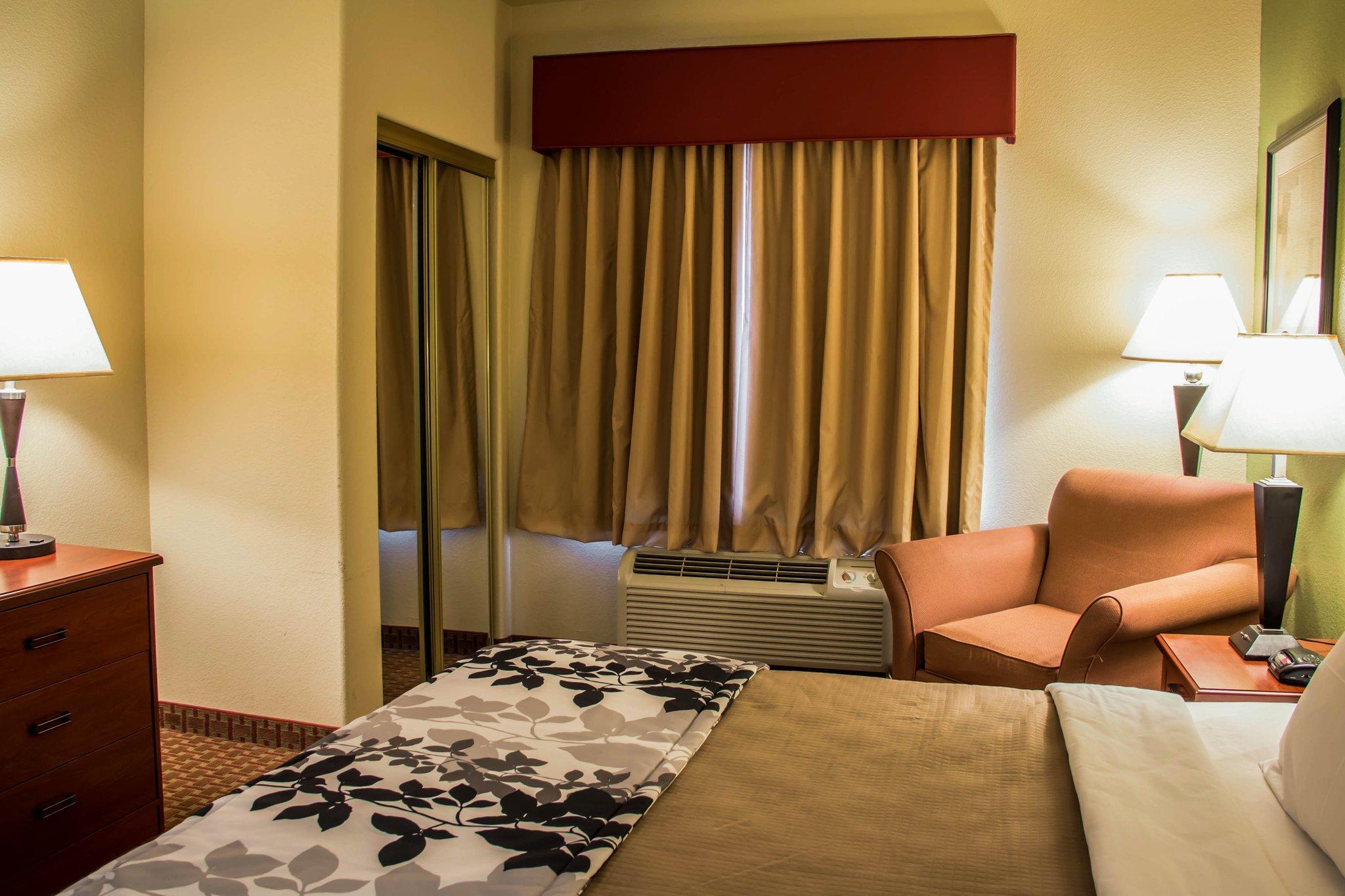 Sleep & At Six Flags Hotel San Antonio