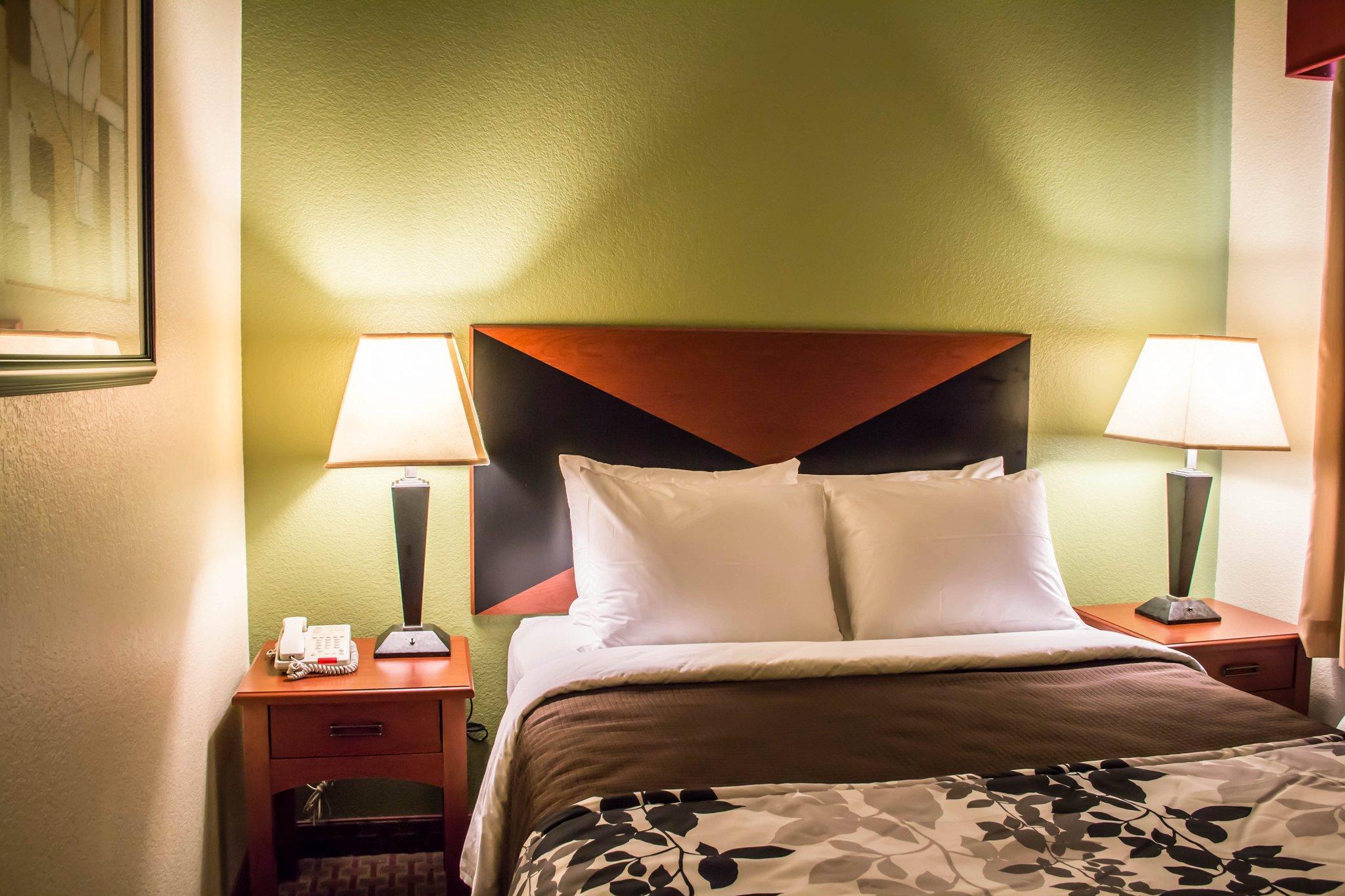 Sleep & At Six Flags Hotel San Antonio