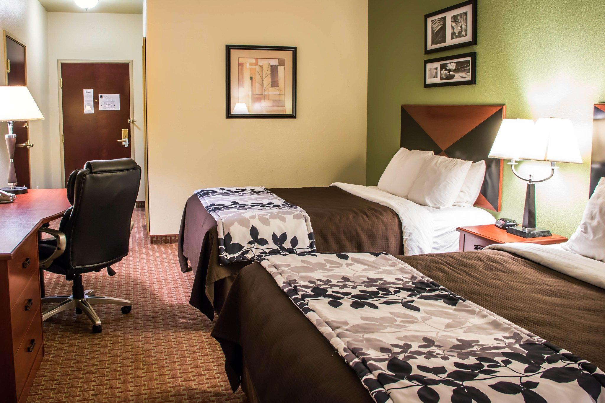 Sleep & At Six Flags 3* San Antonio