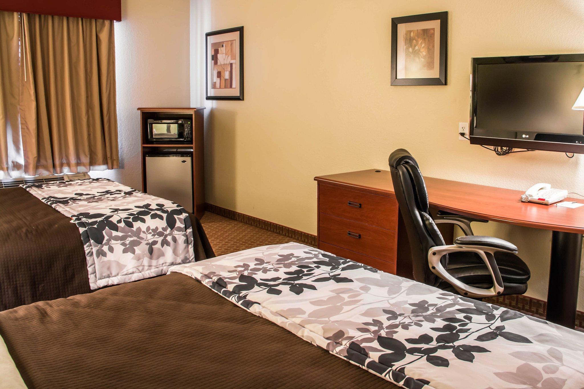 Sleep & At Six Flags 3* San Antonio