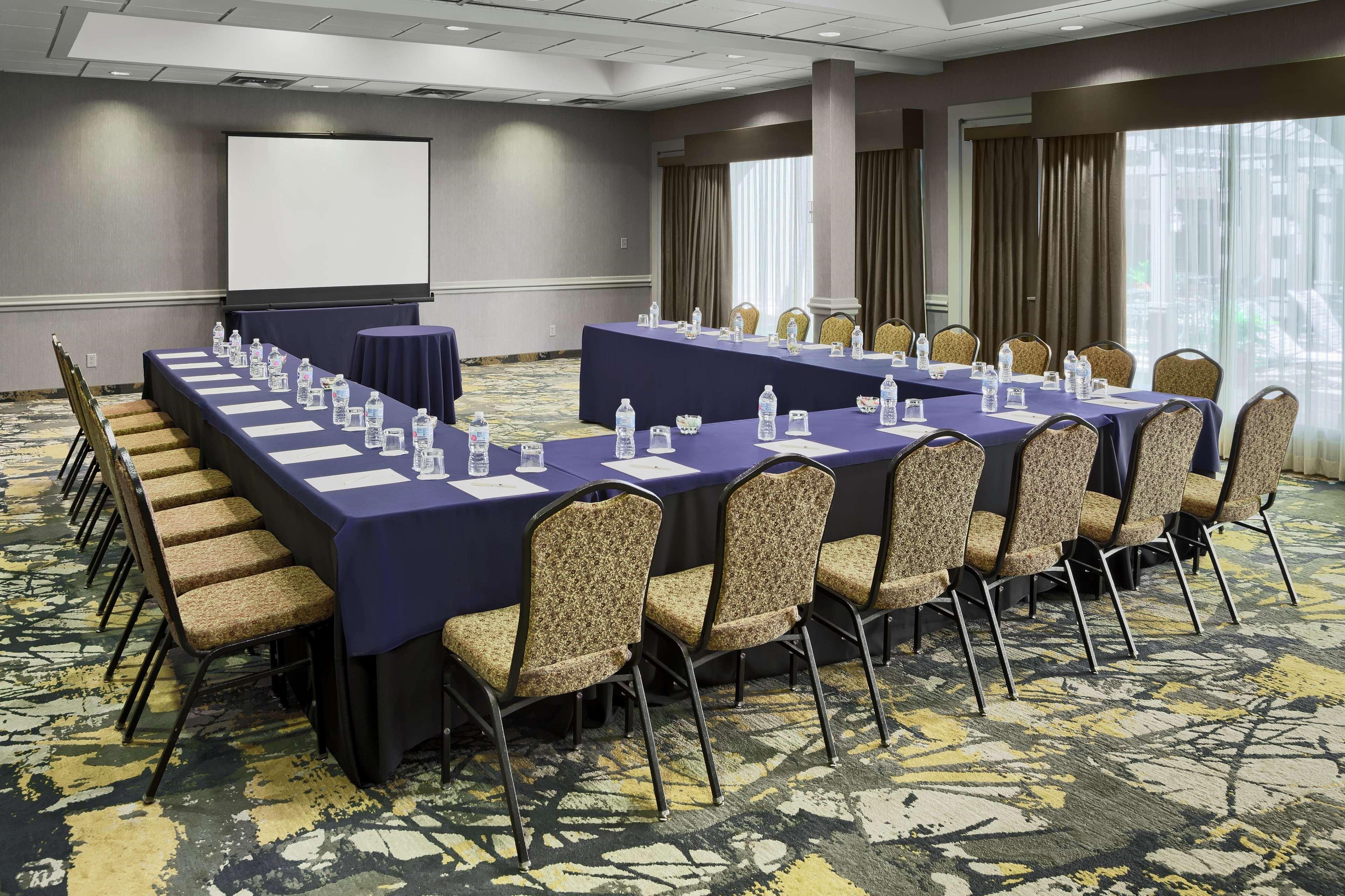 Hotel Doubletree By Hilton Downtown 4*