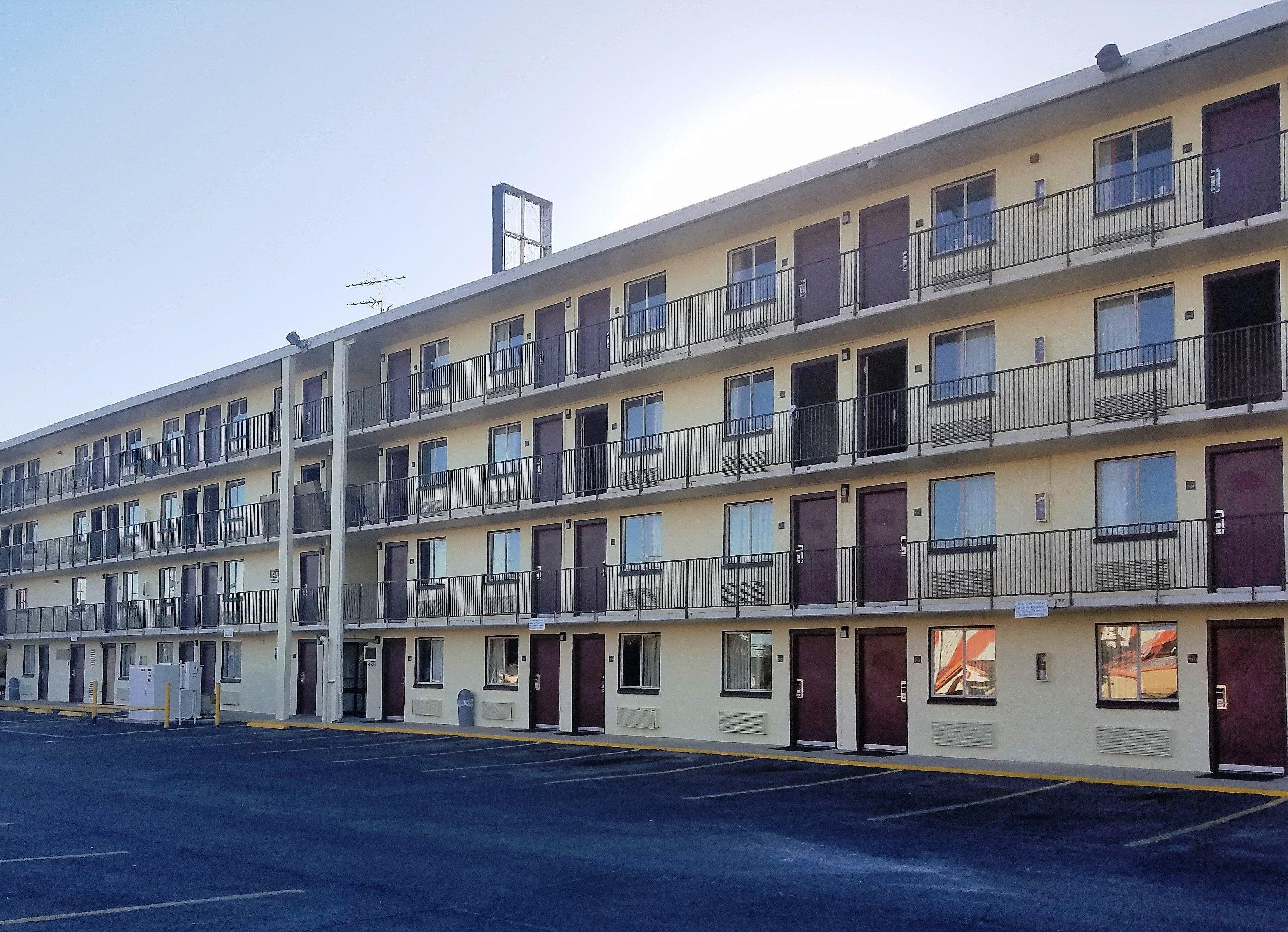 Inn Red Roof Northeast - Rittiman Rd 2*