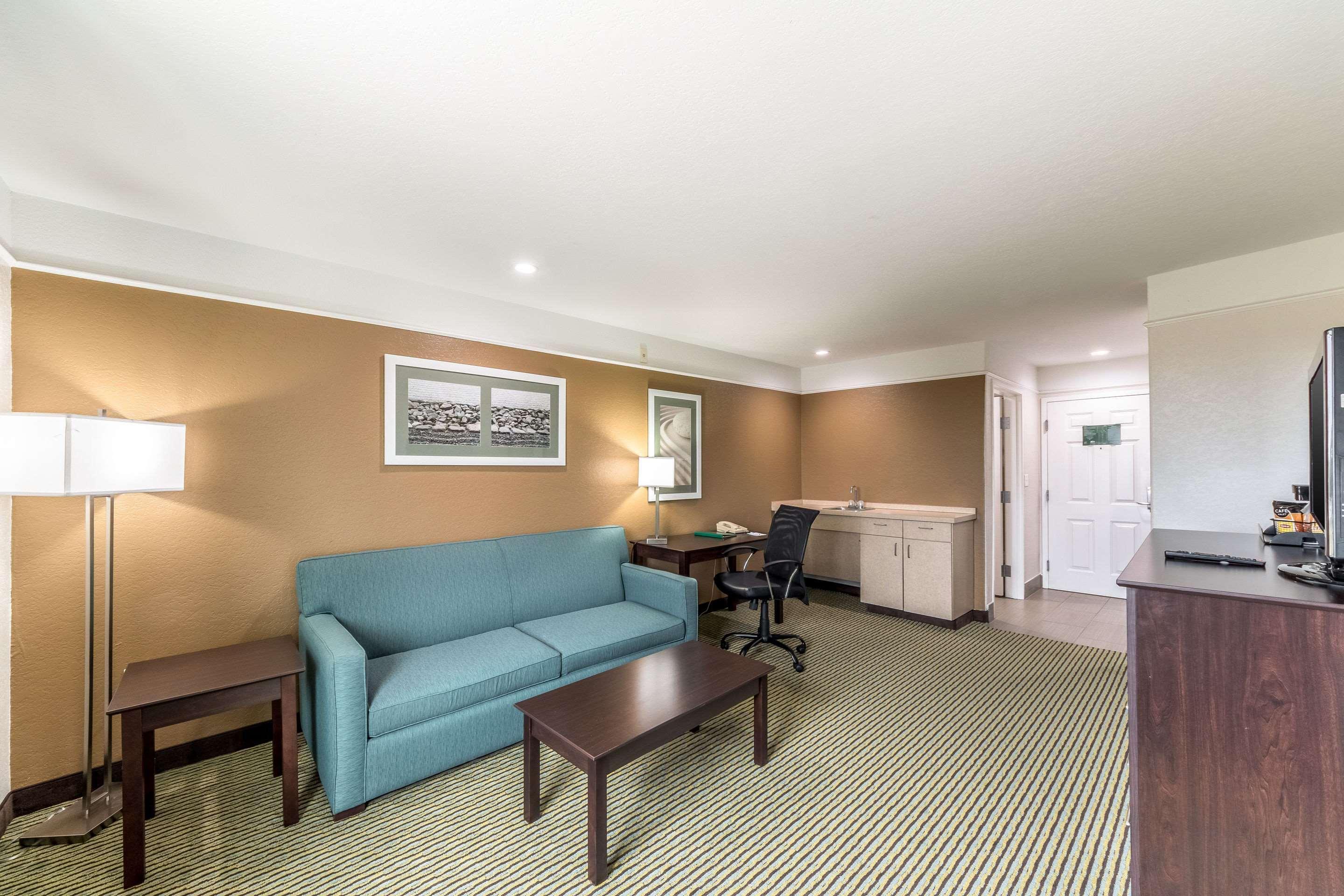 Hotel Quality & Seaworld North San Antonio