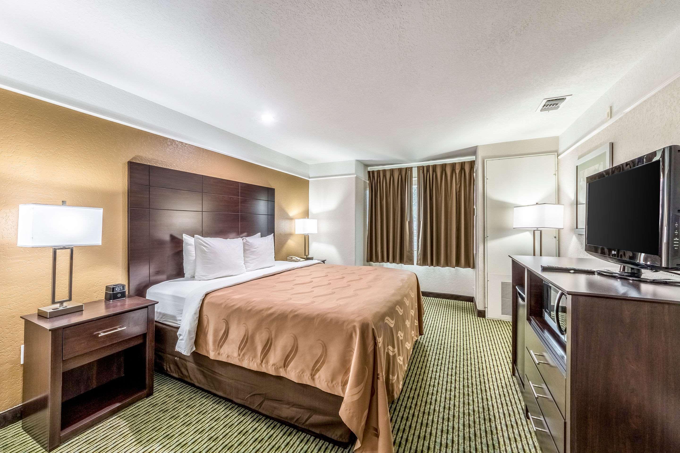 Hotel Quality & Seaworld North 3*