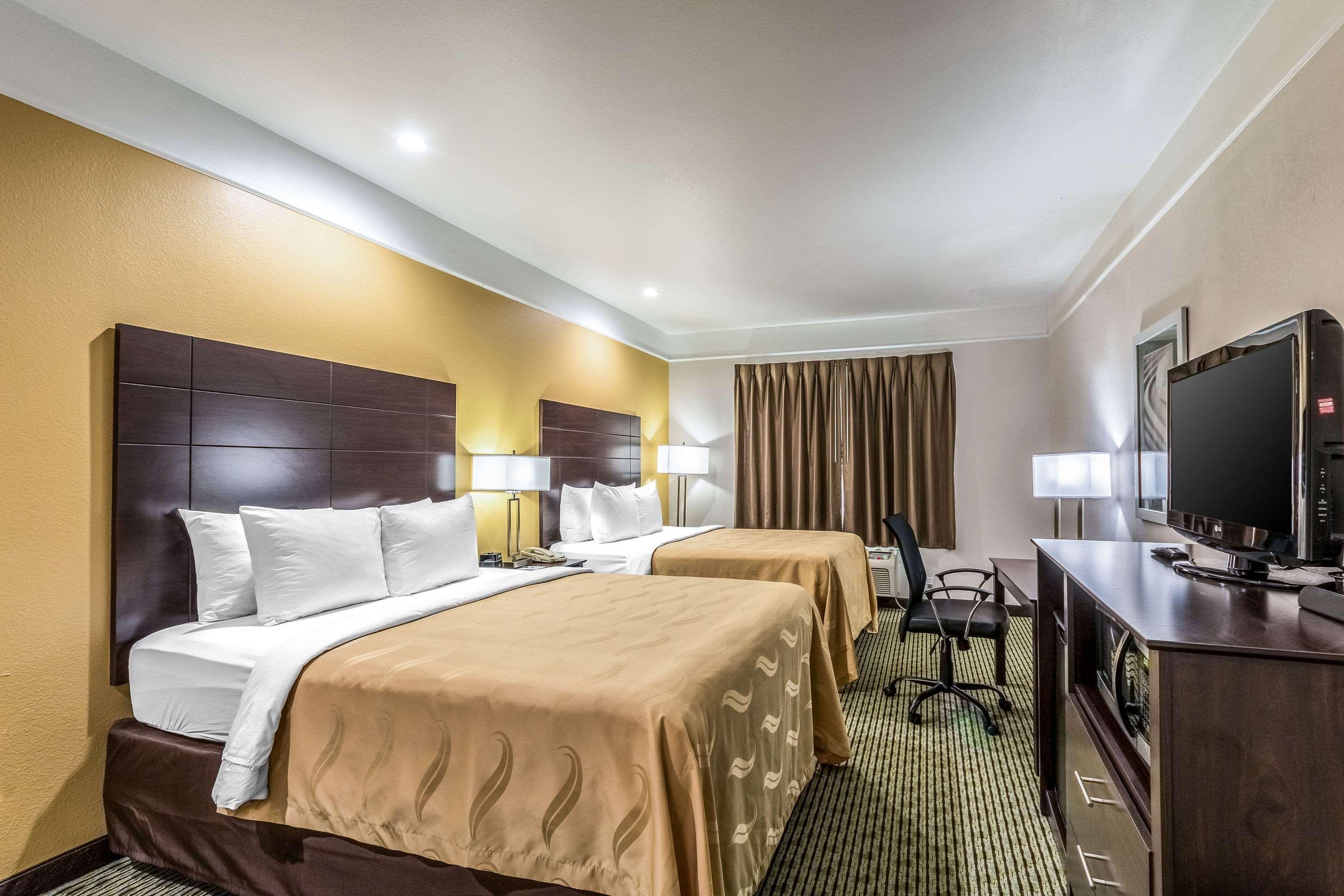 Hotel Quality & Seaworld North San Antonio