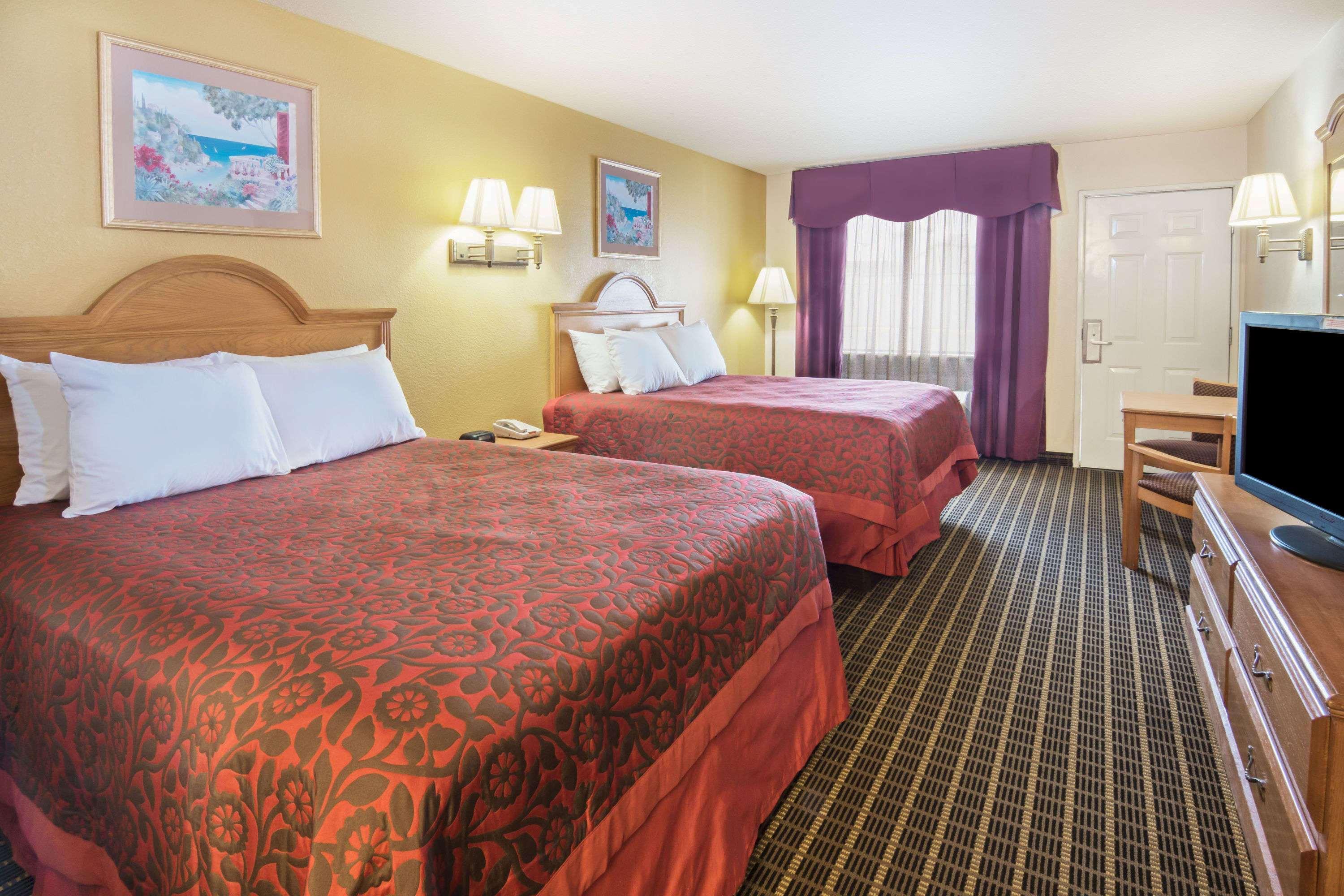 Days By Wyndham Interstate Hwy 35 North Hotel San Antonio