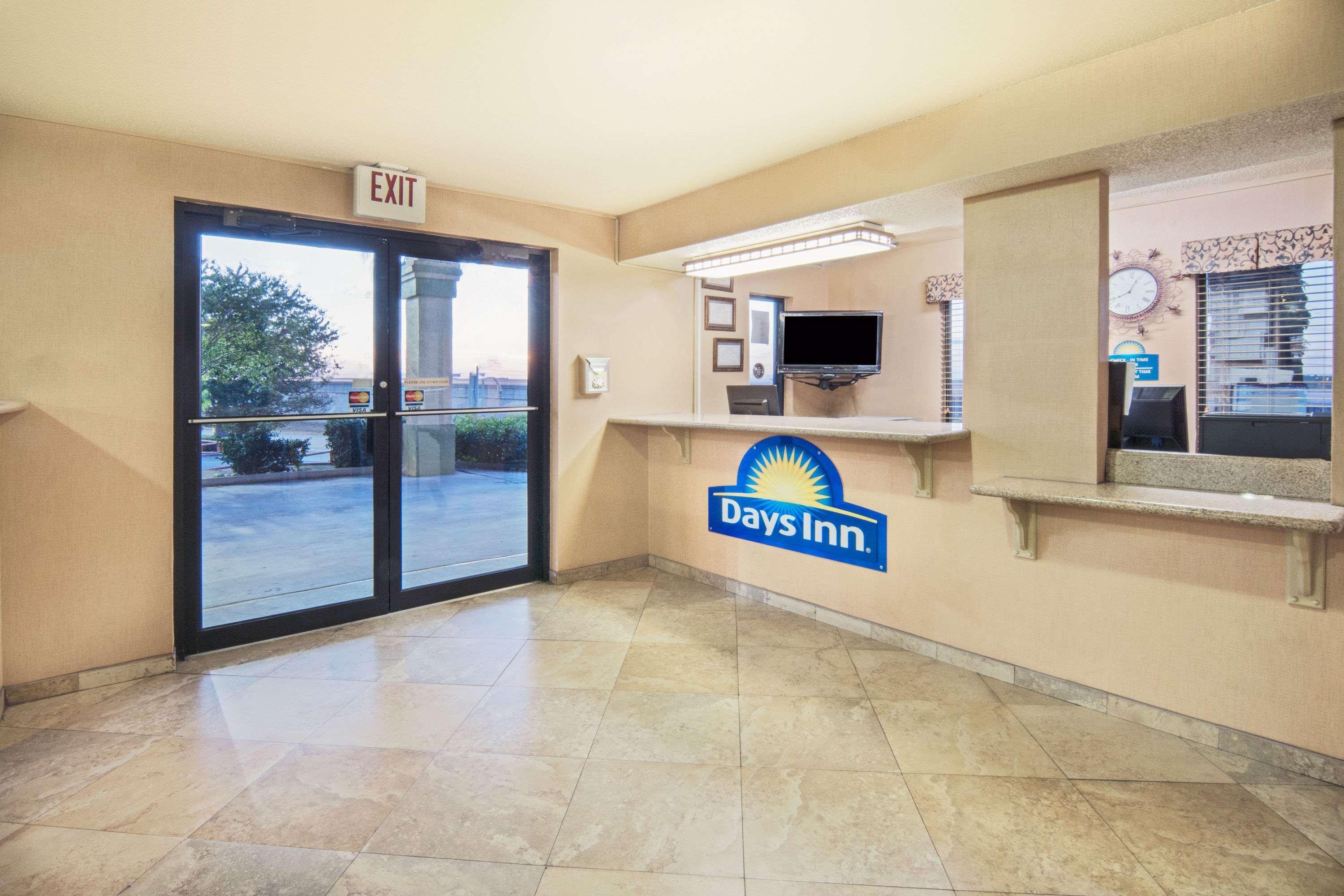 Hotel Days By Wyndham Interstate Hwy 35 North San Antonio