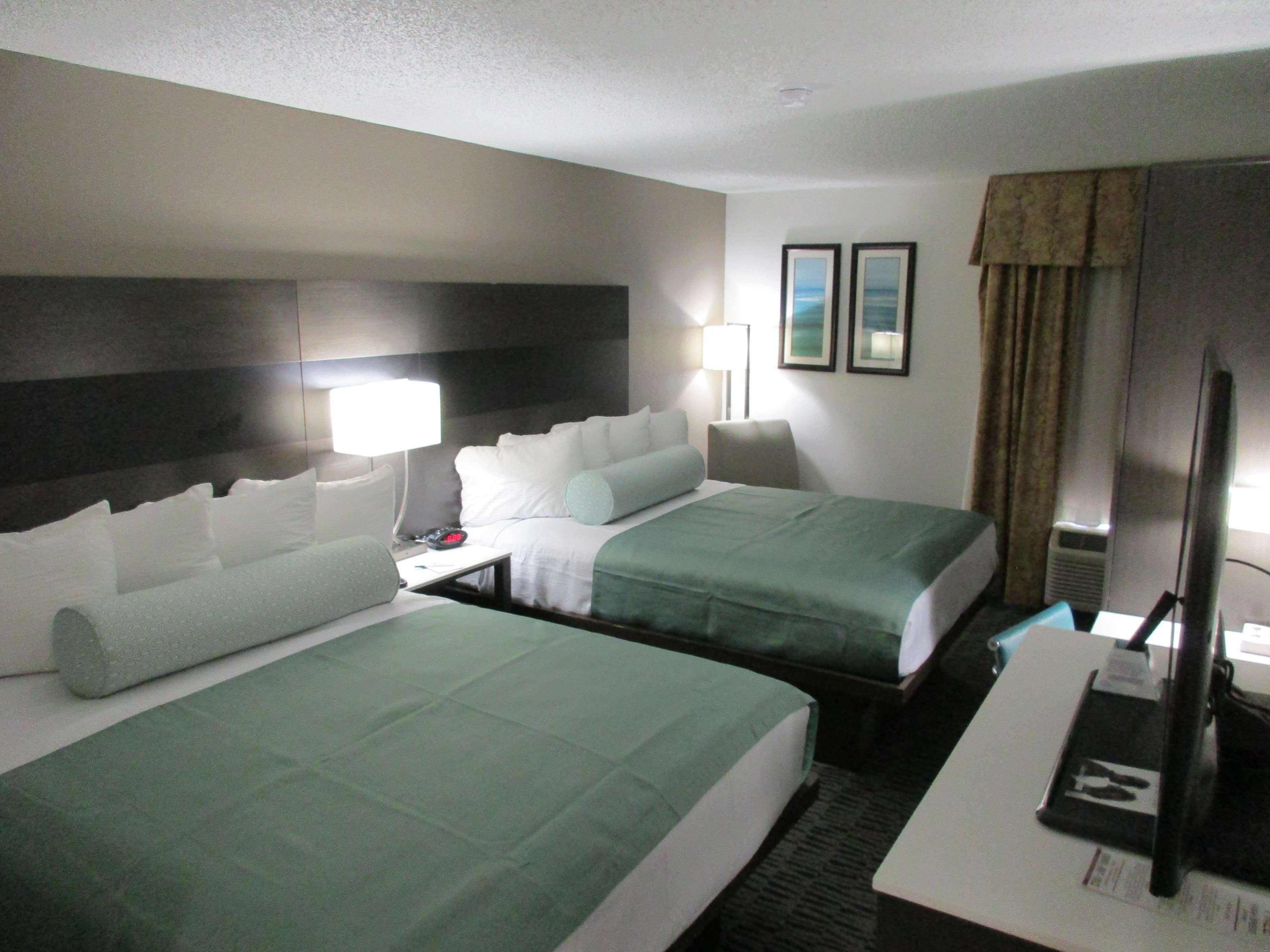 Clarion Pointe Near Medical Center Hotel