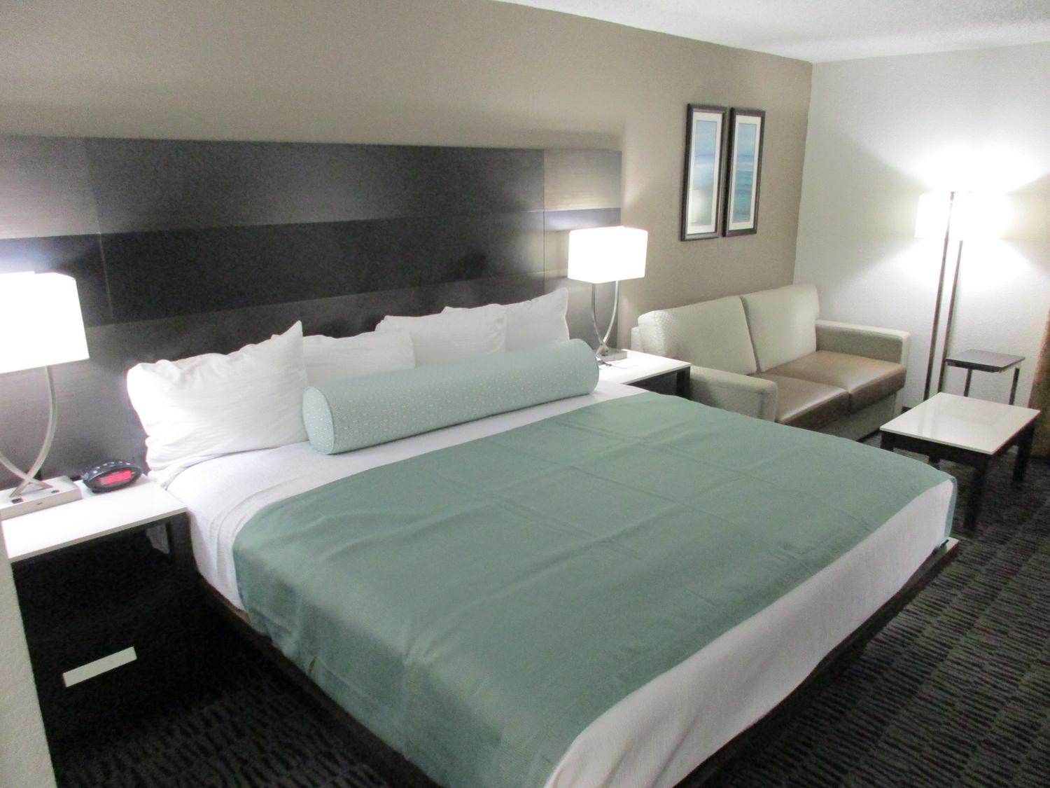 Hotel Clarion Pointe Near Medical Center 2*
