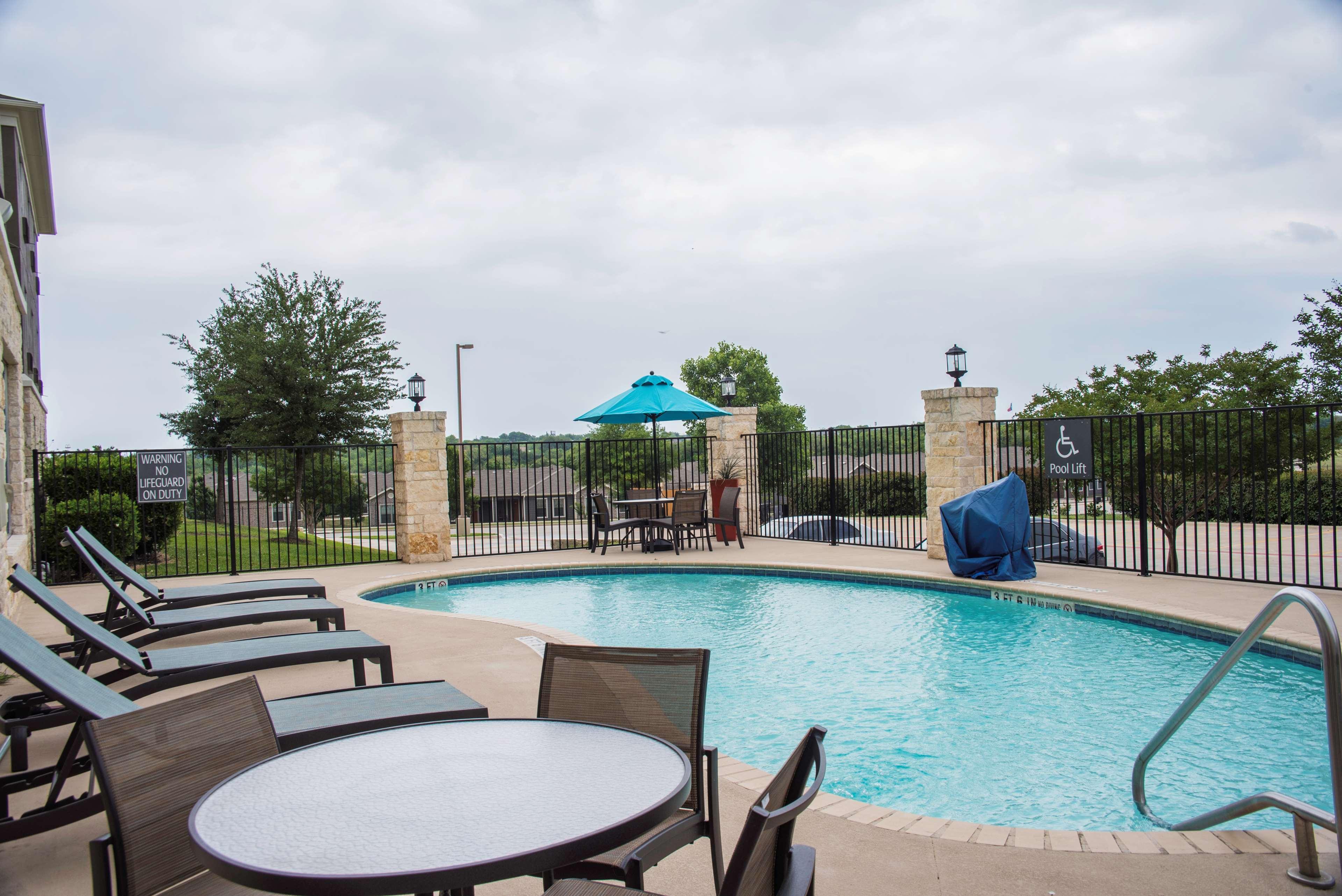 Hotel Clarion Pointe Near Medical Center 2*