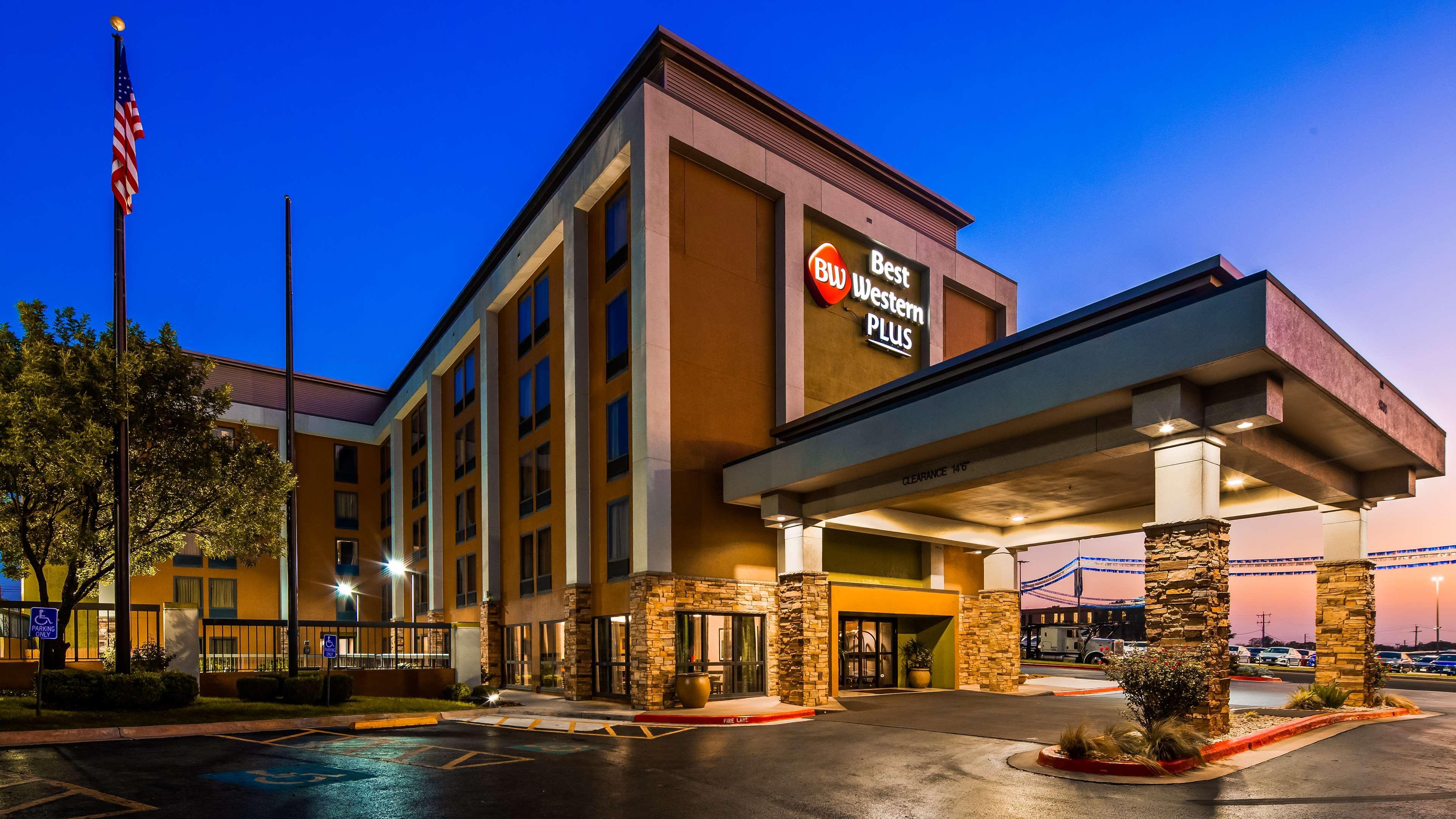 Clarion Pointe Near Medical Center Hotel San Antonio