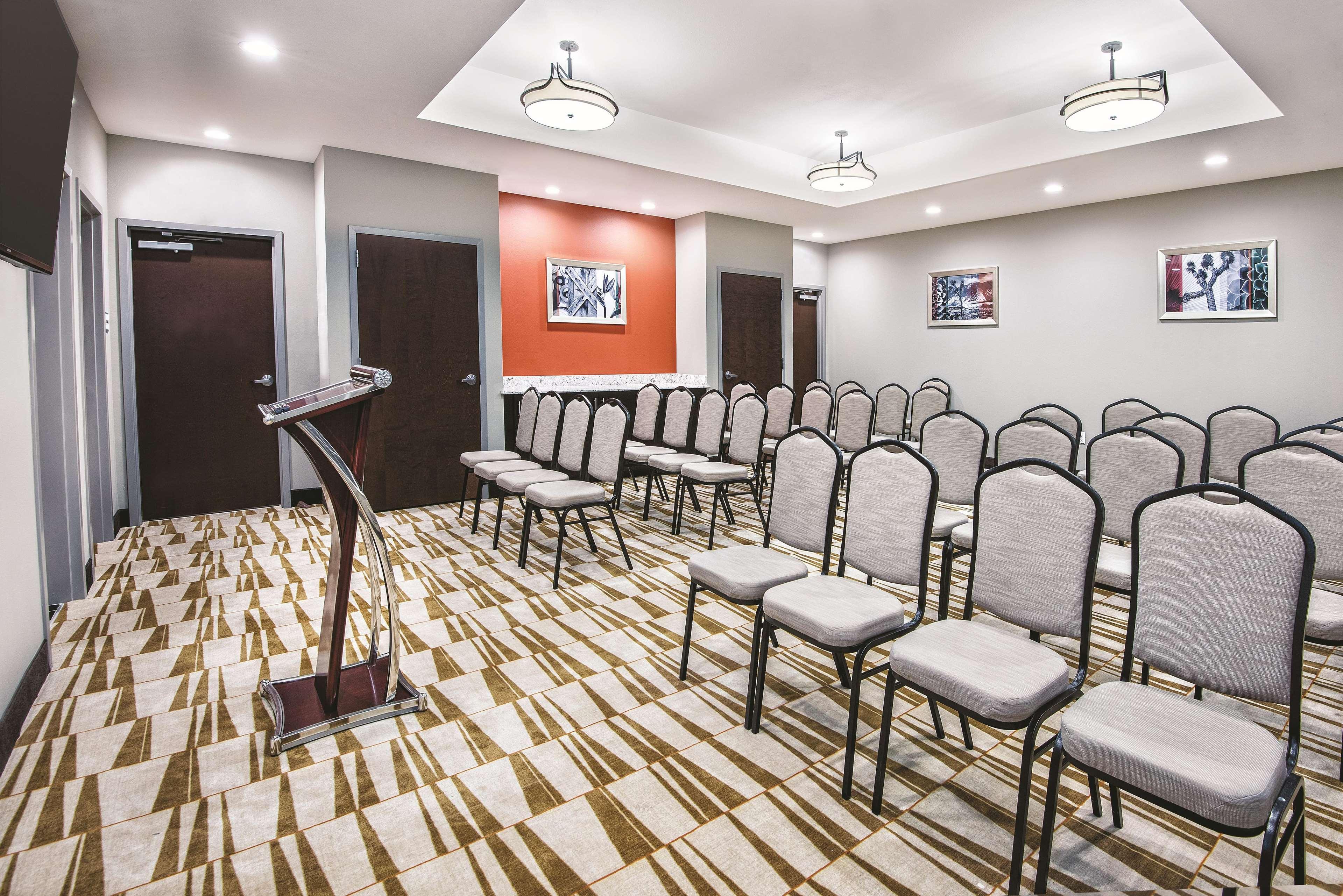 La Quinta By Wyndham San Antonio By Frost Bank Center Hotel San Antonio