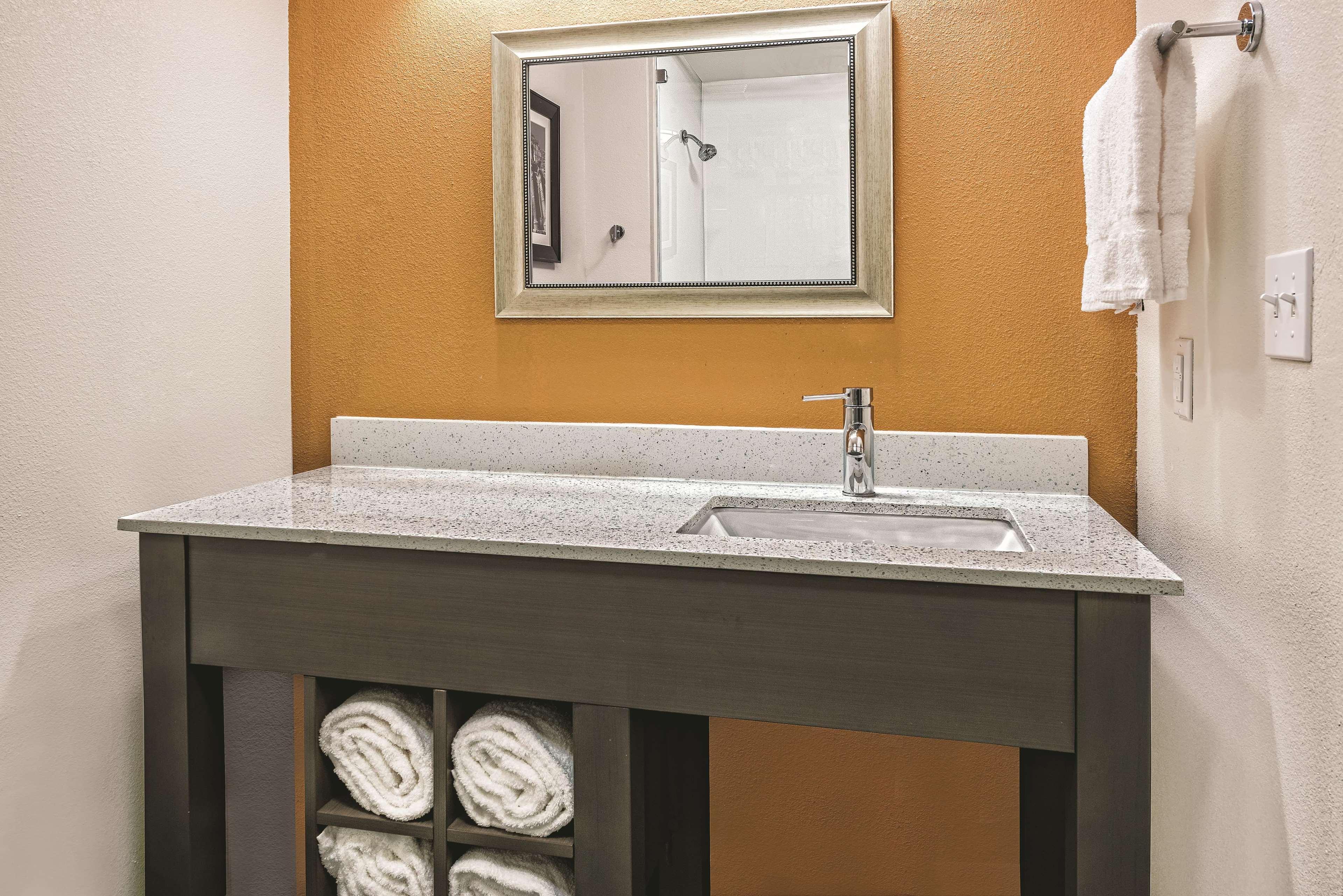La Quinta By Wyndham San Antonio By Frost Bank Center San Antonio