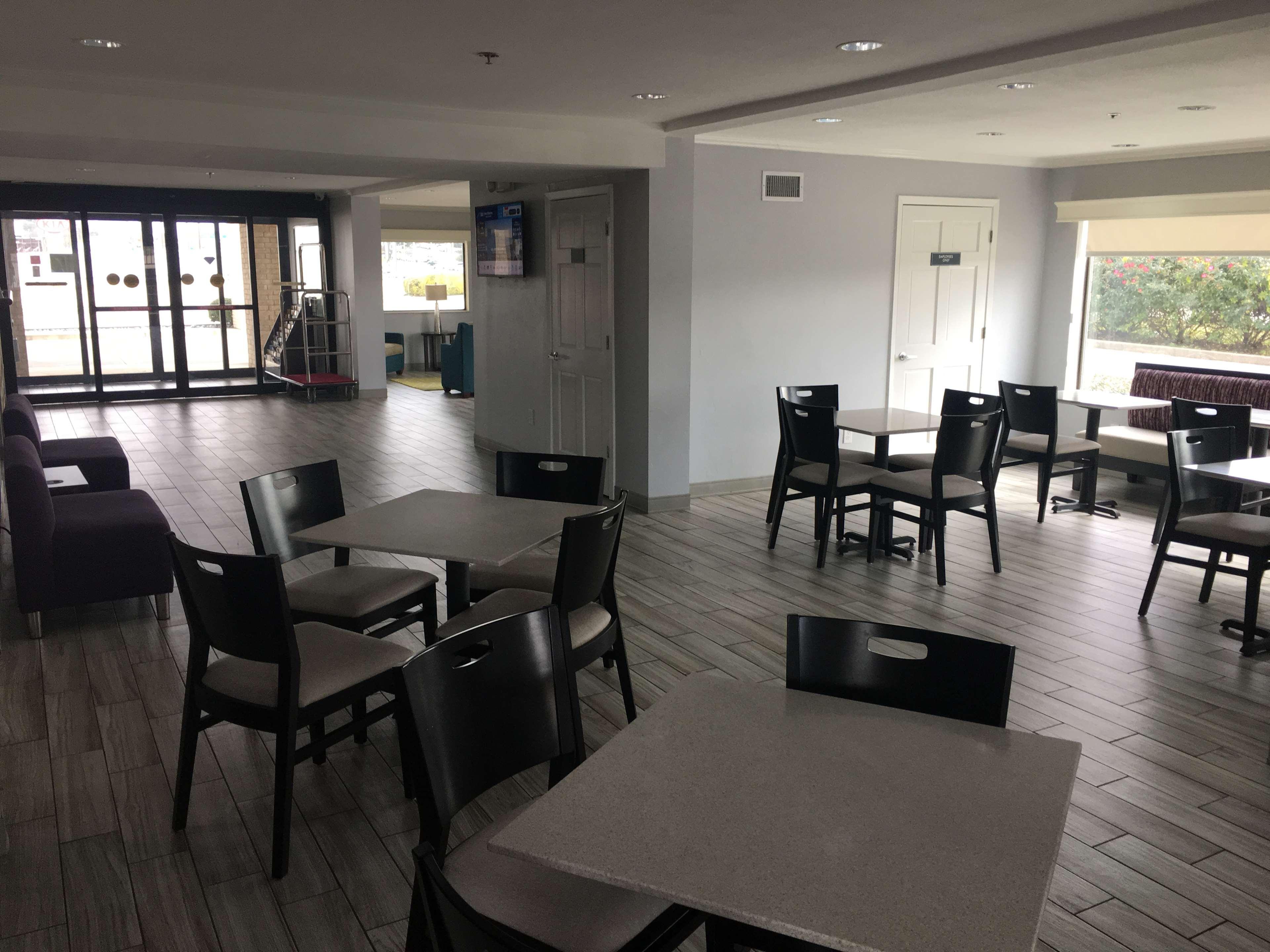 Best Western Garden Hotel 3*