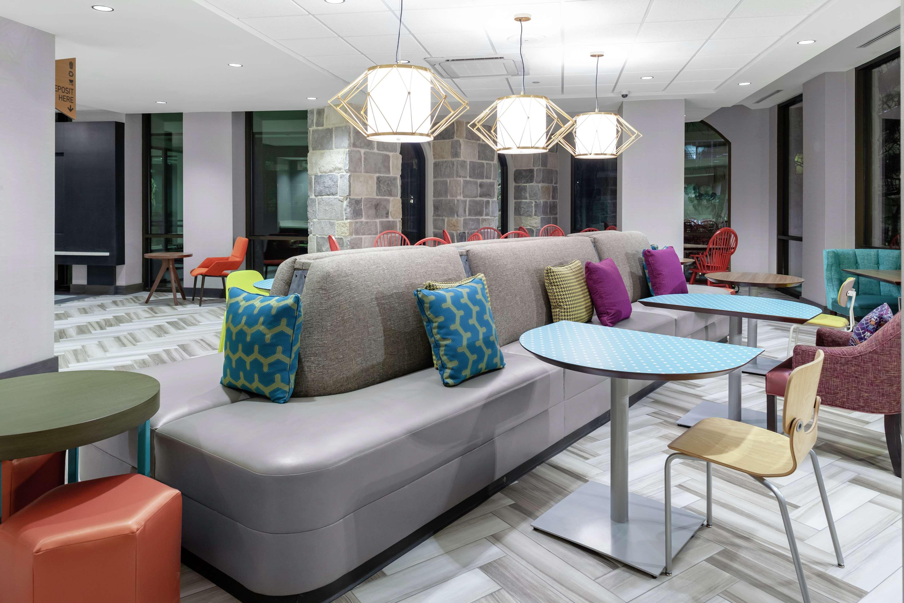 Home2 By Hilton On The Riverwalk 3*