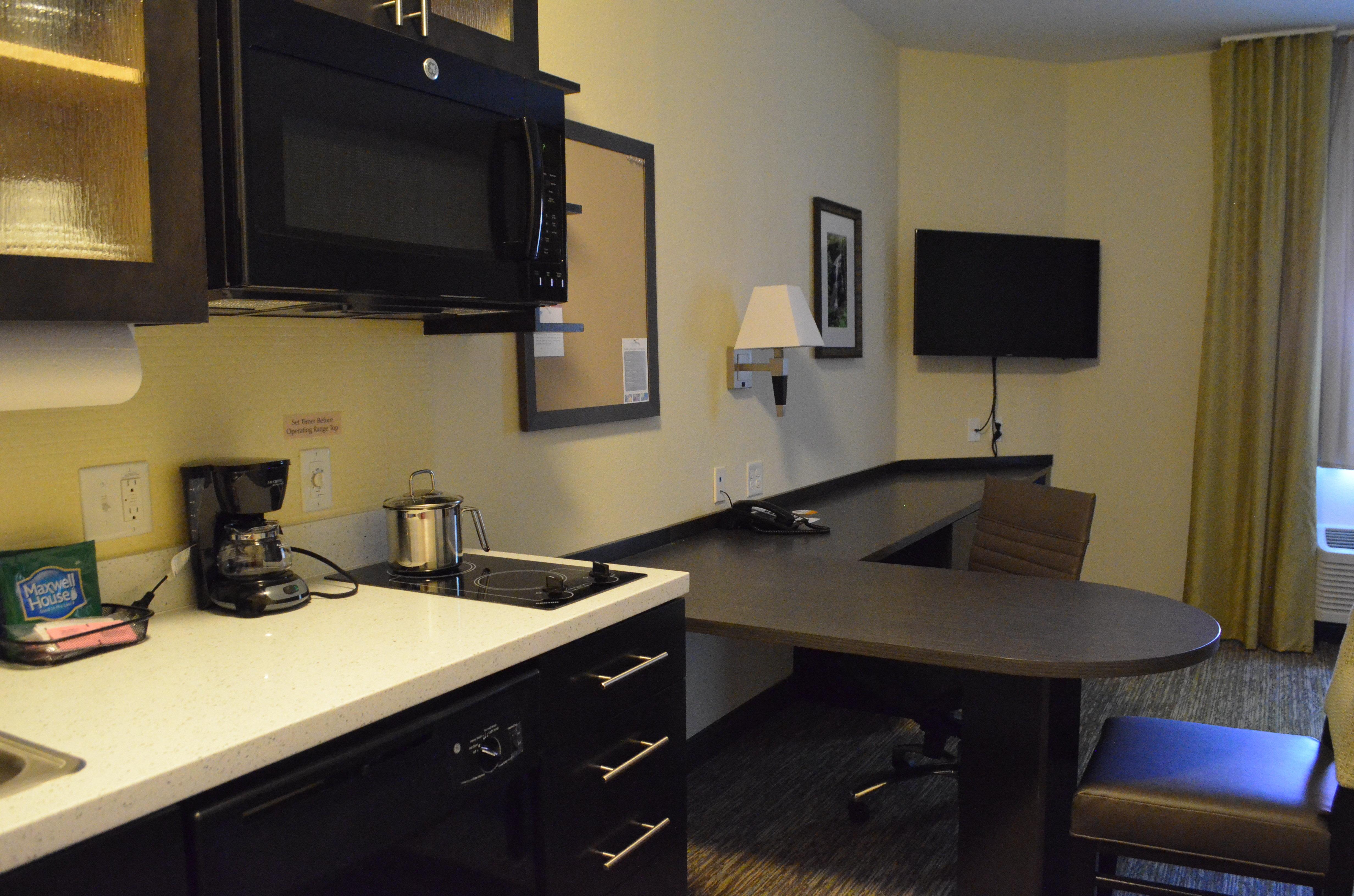 Candlewood Airport By Ihg Hotel 3*