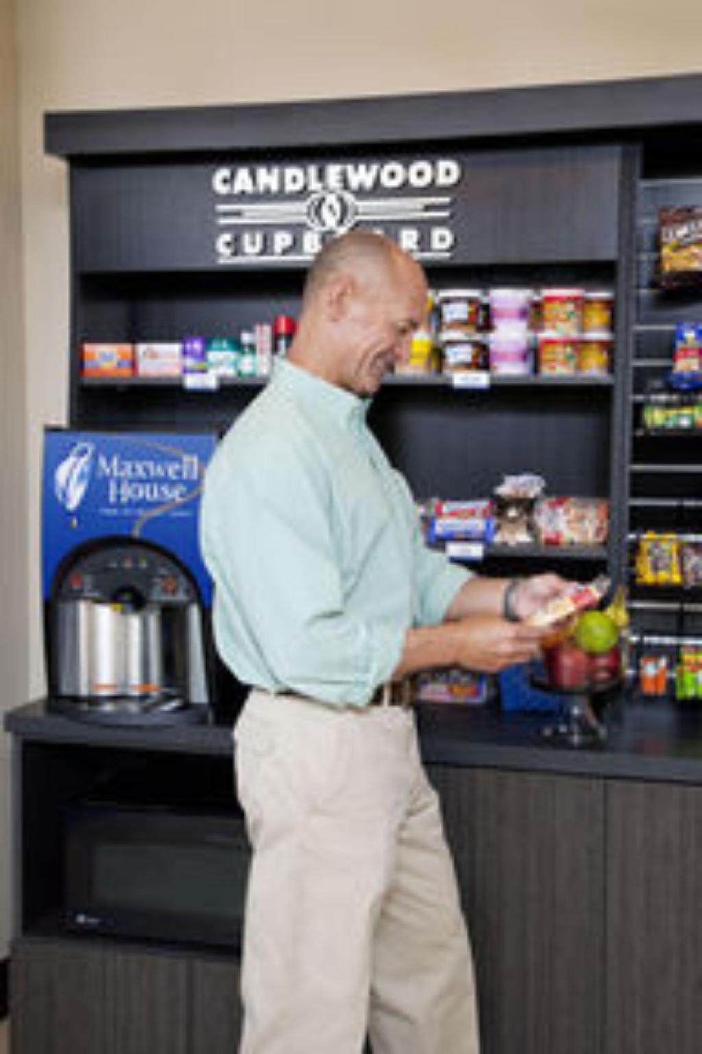 Hotel Candlewood Airport By Ihg 3*