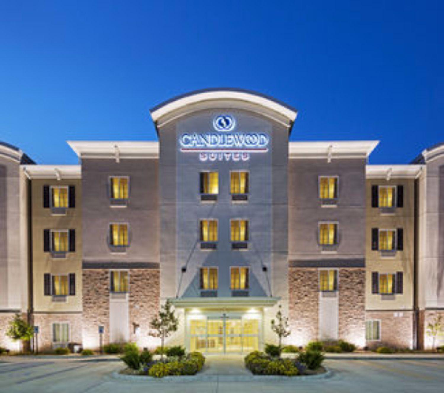 Candlewood Airport By Ihg Hotel
