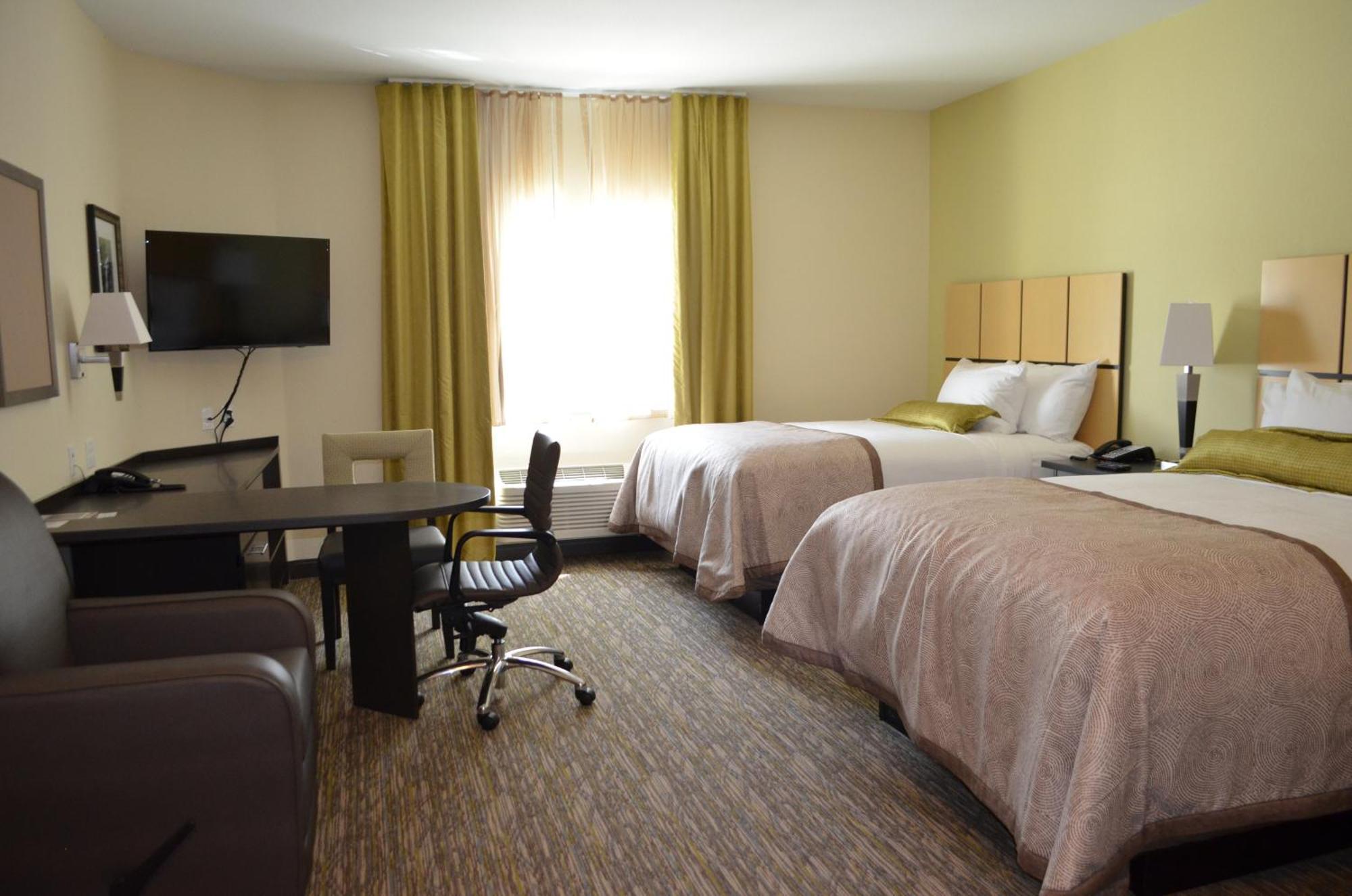 Candlewood Airport By Ihg Hotel 3*