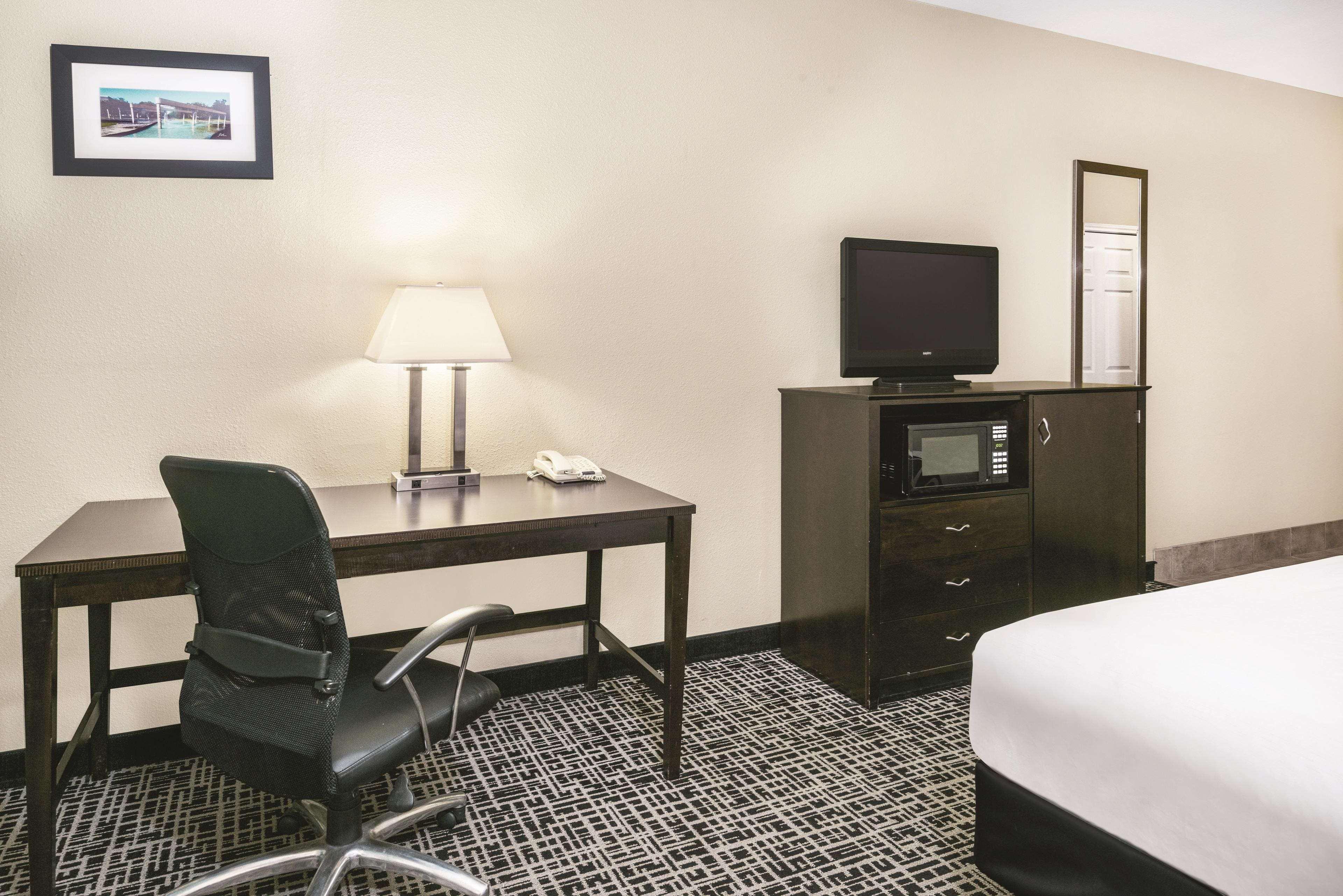 La Quinta By Wyndham San Antonio The Hotel