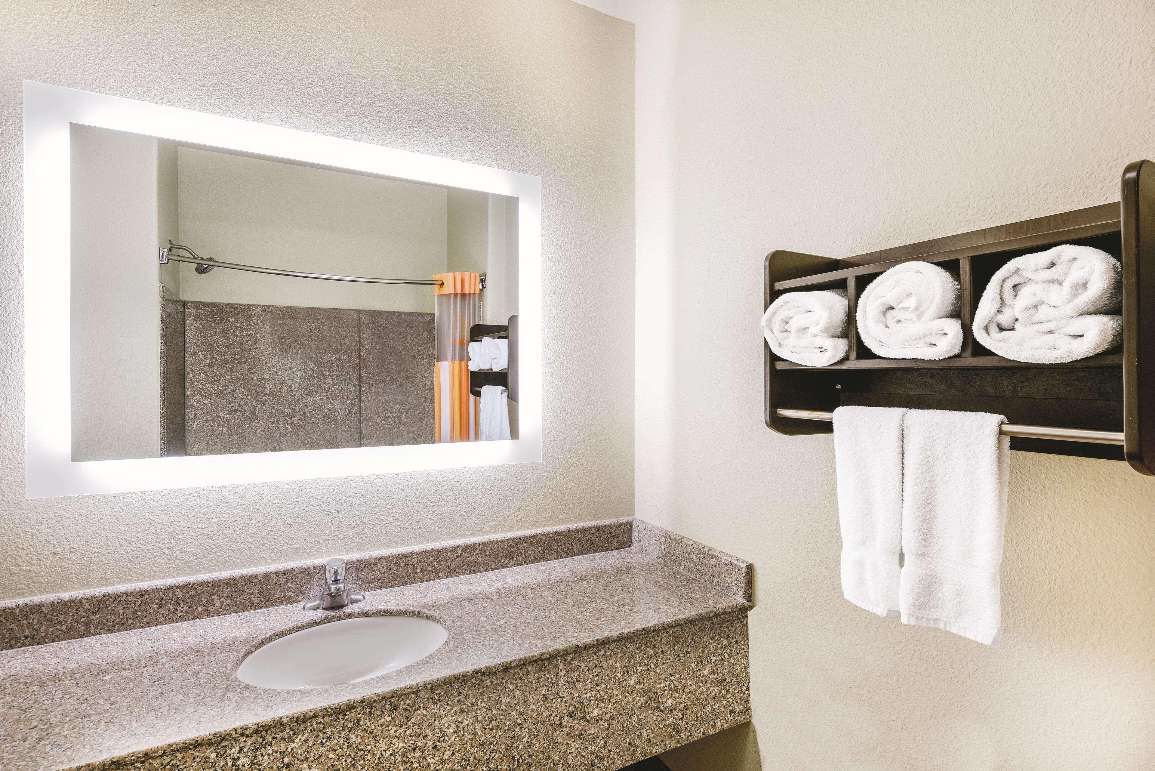 Hotel La Quinta By Wyndham San Antonio The Dominion