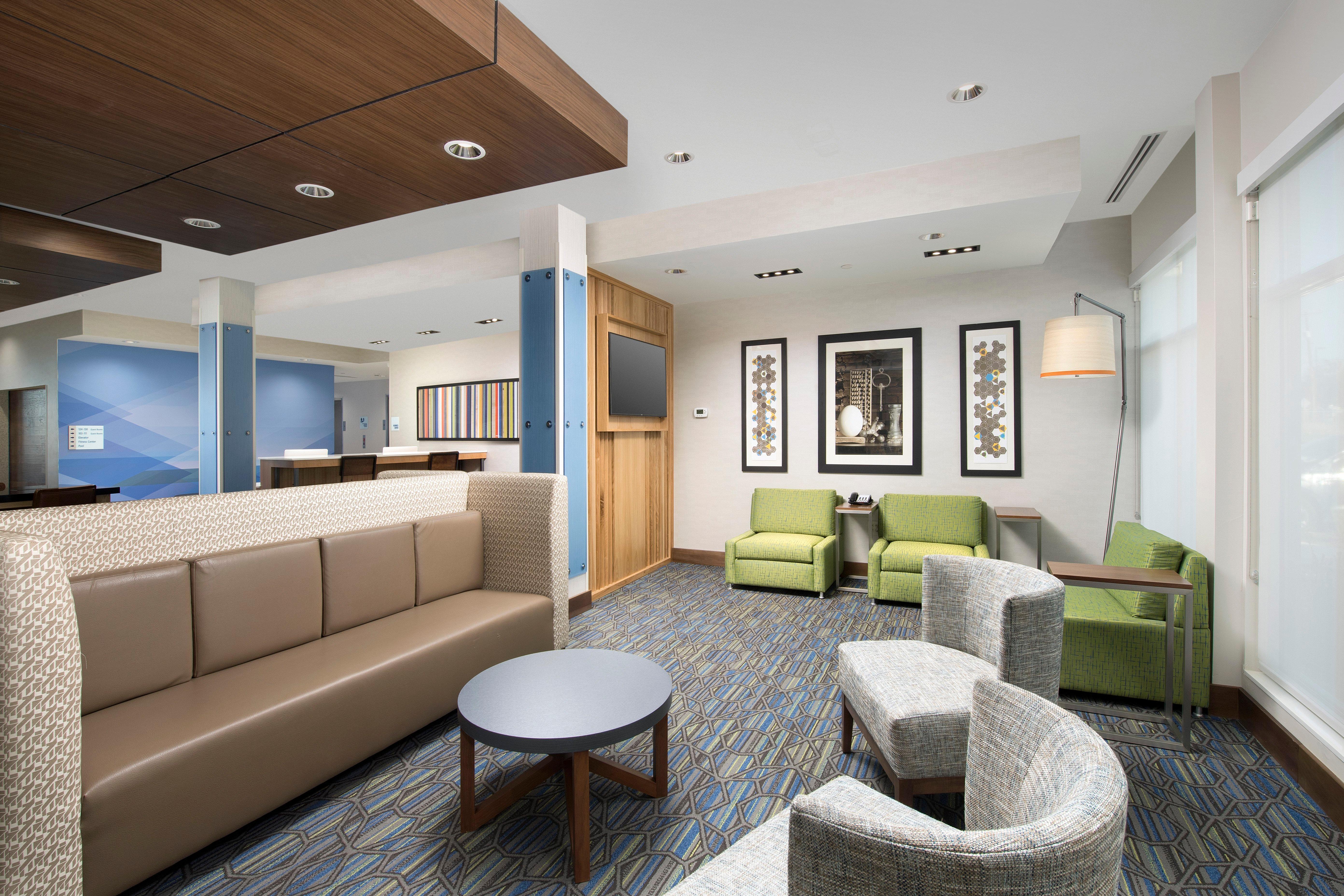 Express & North-windcrest By Ihg Hotel 3*