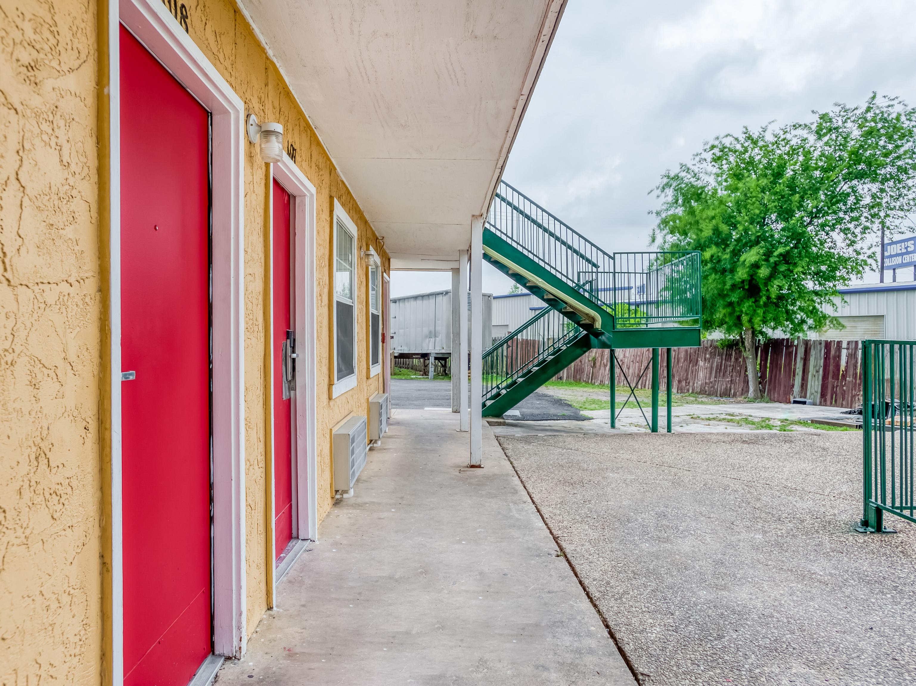 Hotel Oyo Lackland Near Seaworld *