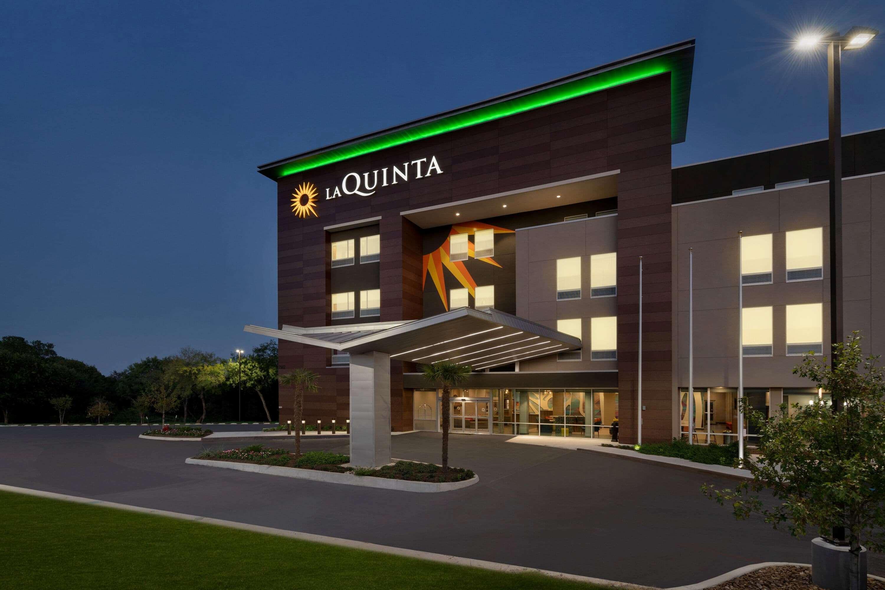 Hotel La Quinta & By Wyndham Seaworld Lafb 3*
