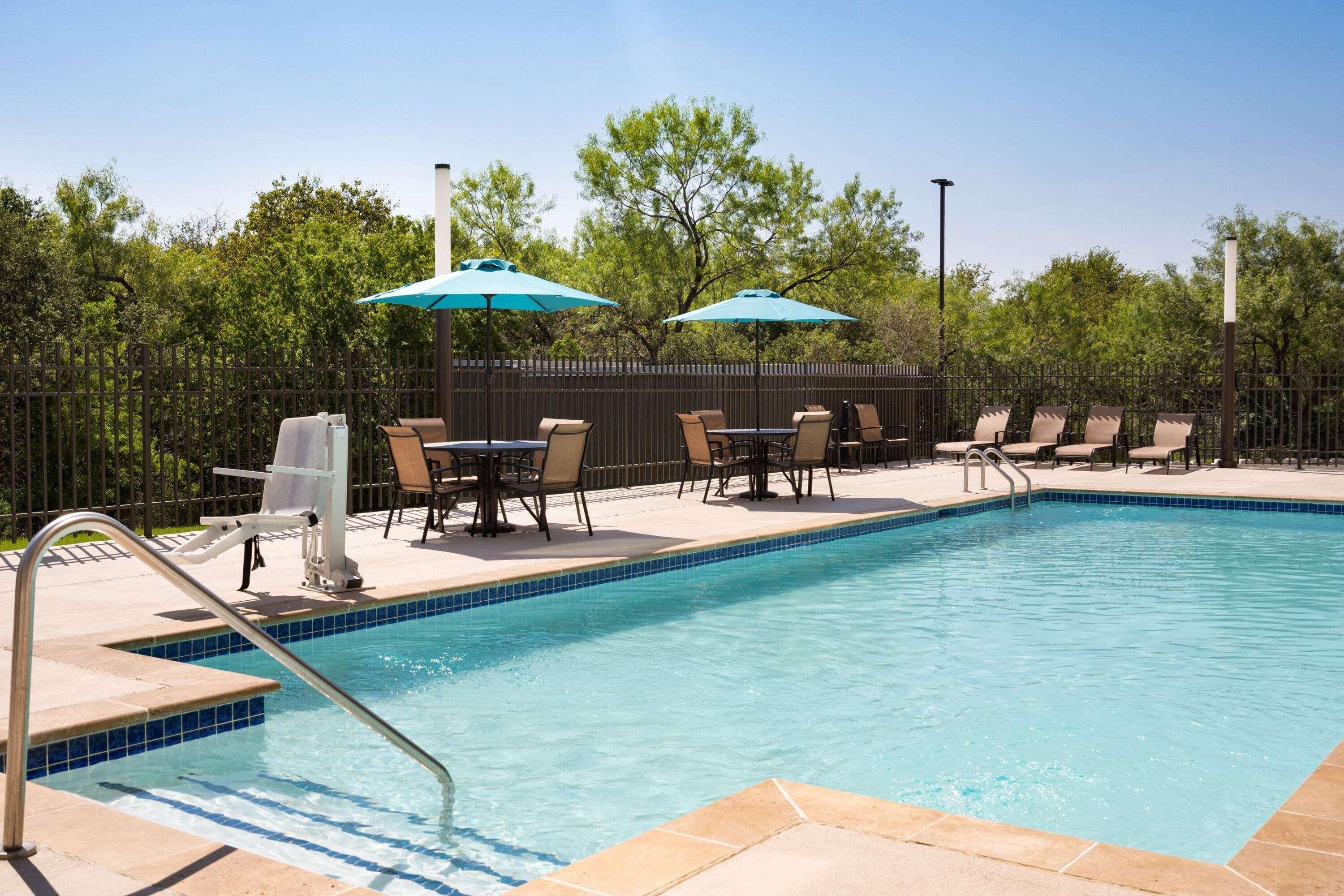 La Quinta & By Wyndham Seaworld Lafb
