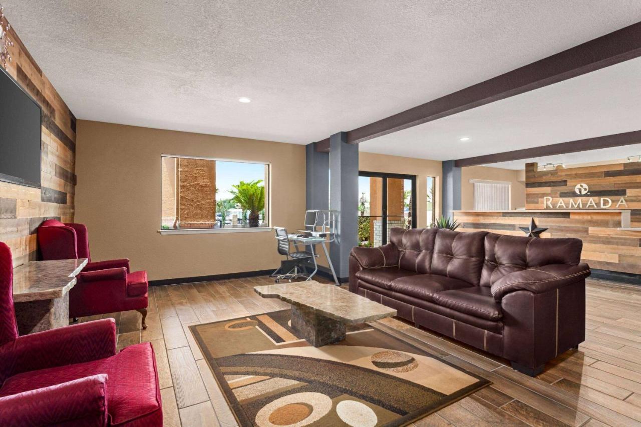 Ramada By Wyndham Near Seaworld - Lackland Afb Hotel