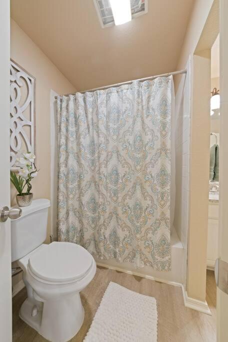 The Blue Belle Welcomes You! Rim/la Cantera Area Apartment *