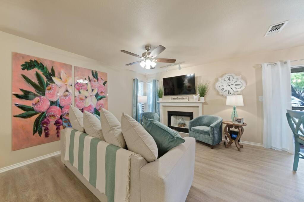 Apartment The Blue Belle Welcomes You! Rim/la Cantera Area *