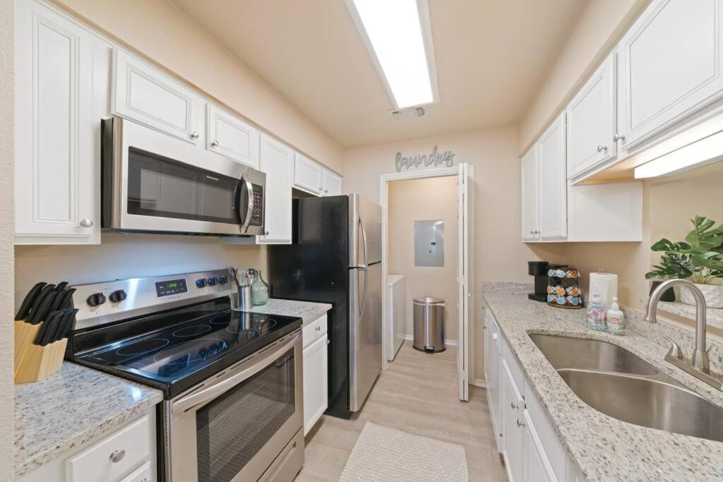 Apartment The Blue Belle Welcomes You! Rim/la Cantera Area San Antonio