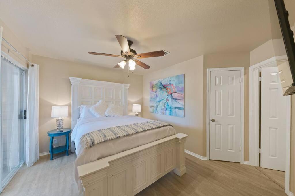 The Blue Belle Welcomes You! Rim/la Cantera Area Apartment