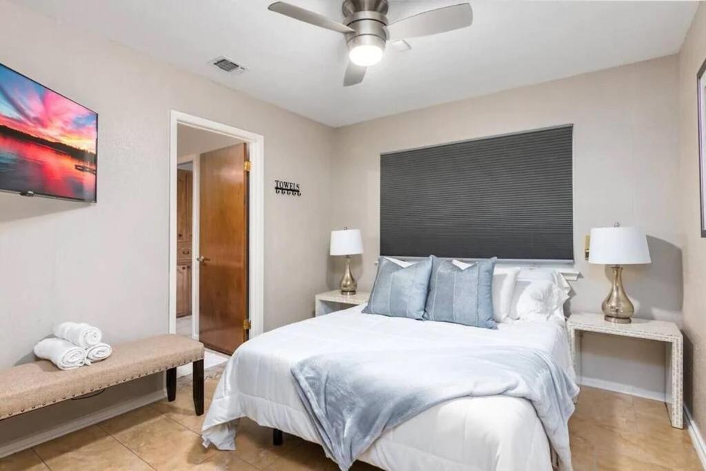 Holiday home Salt Water Pool & Backyard Oasis @ Wild Eagle San Antonio